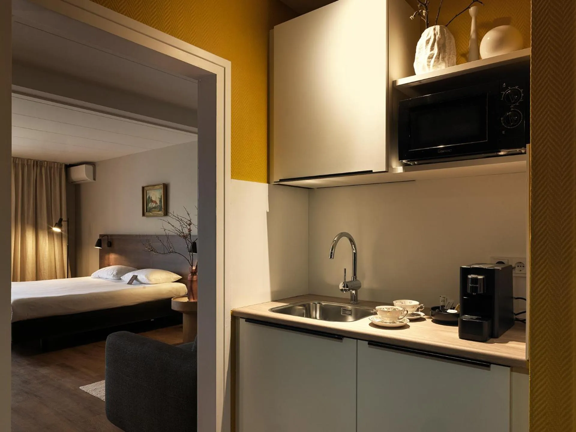 Kitchen or kitchenette, Bed in Townhouse Apartments Maastricht