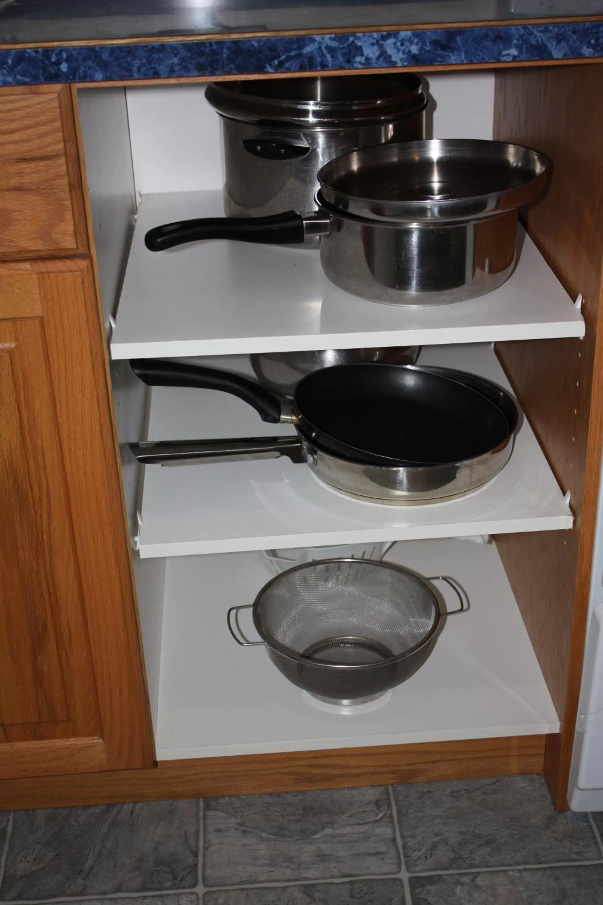 Kitchen or kitchenette, Kitchen/Kitchenette in Sunny Beach Motel