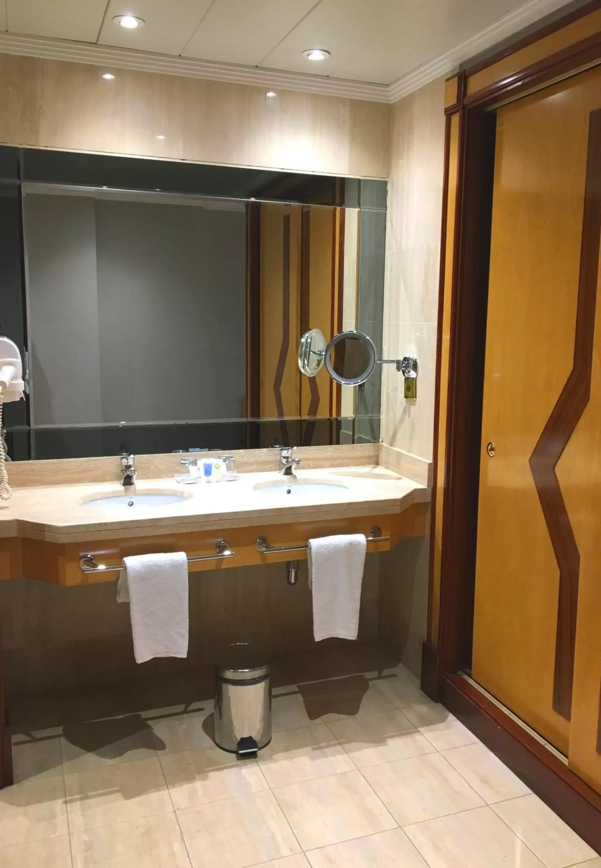 Bathroom in Oca Puerta del Camino Hotel Bathroom in Oca Puerta del Camino Hotel