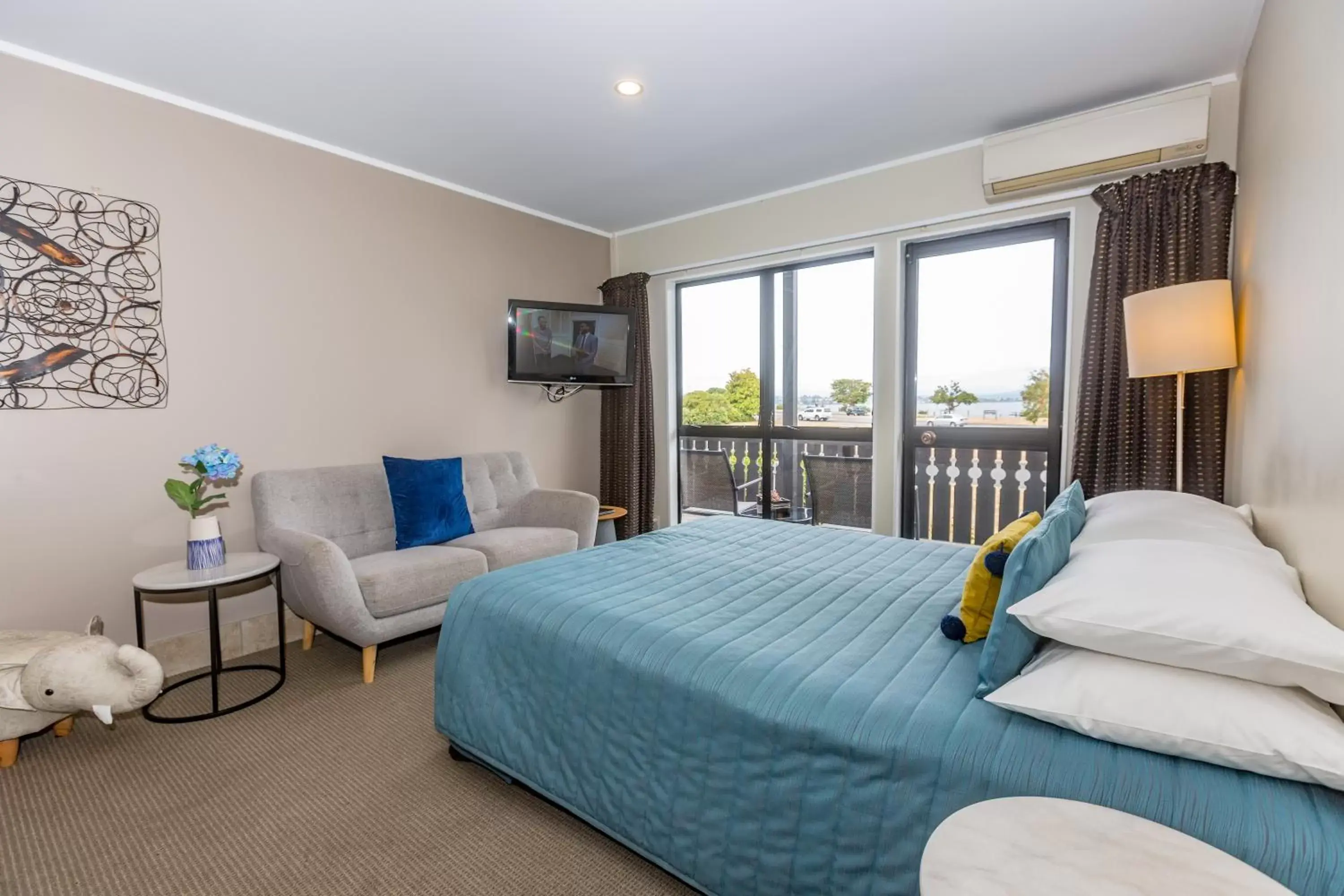 Le Chalet Suisse Motel Taupo