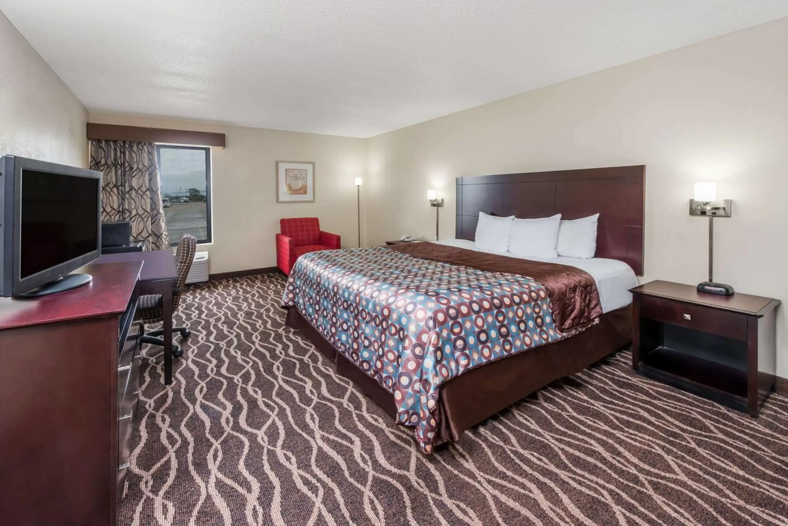 Photo of the whole room, Bed in Days Inn & Suites by Wyndham Casey