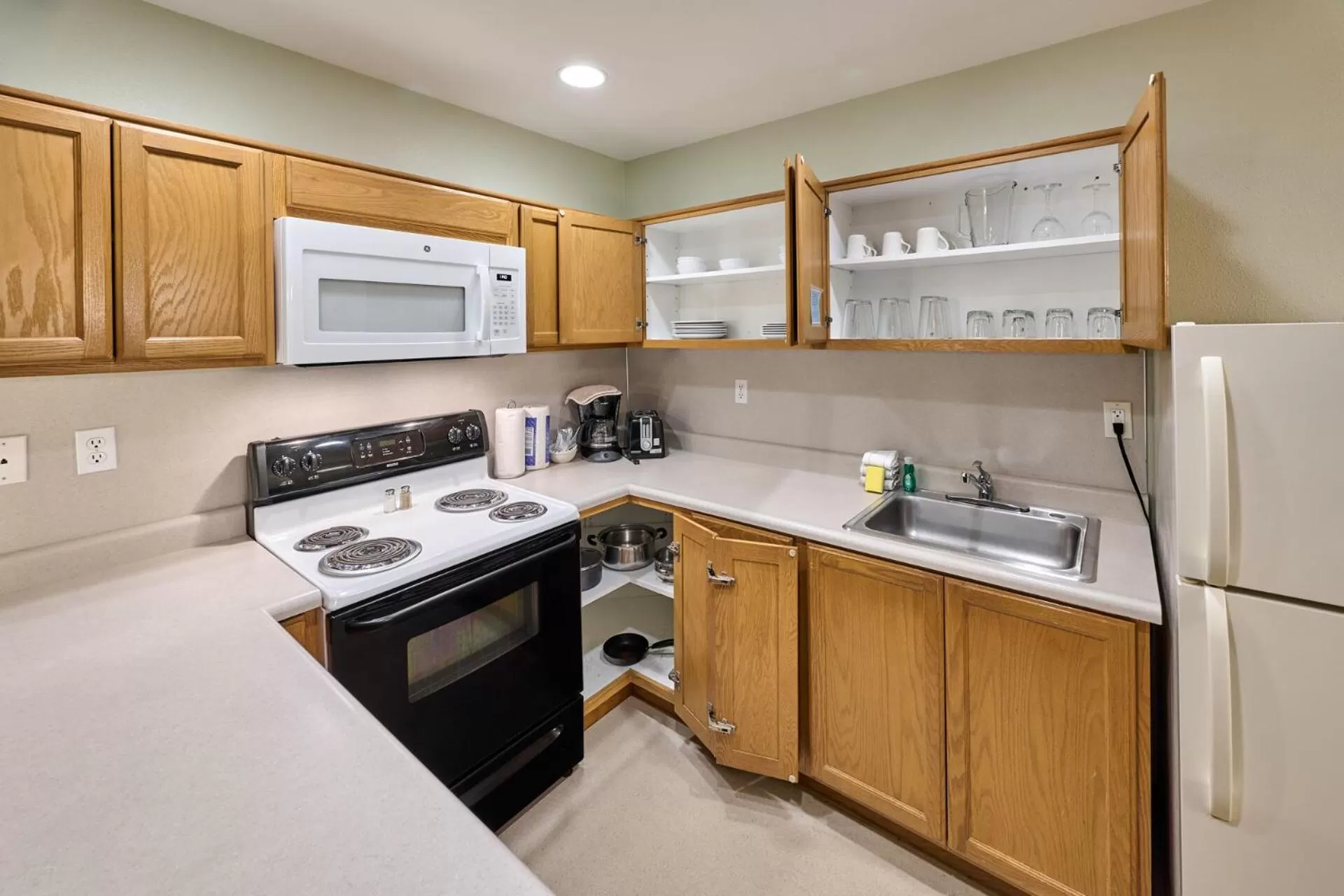 Kitchen or kitchenette, Kitchen/Kitchenette in D Sands Rentals