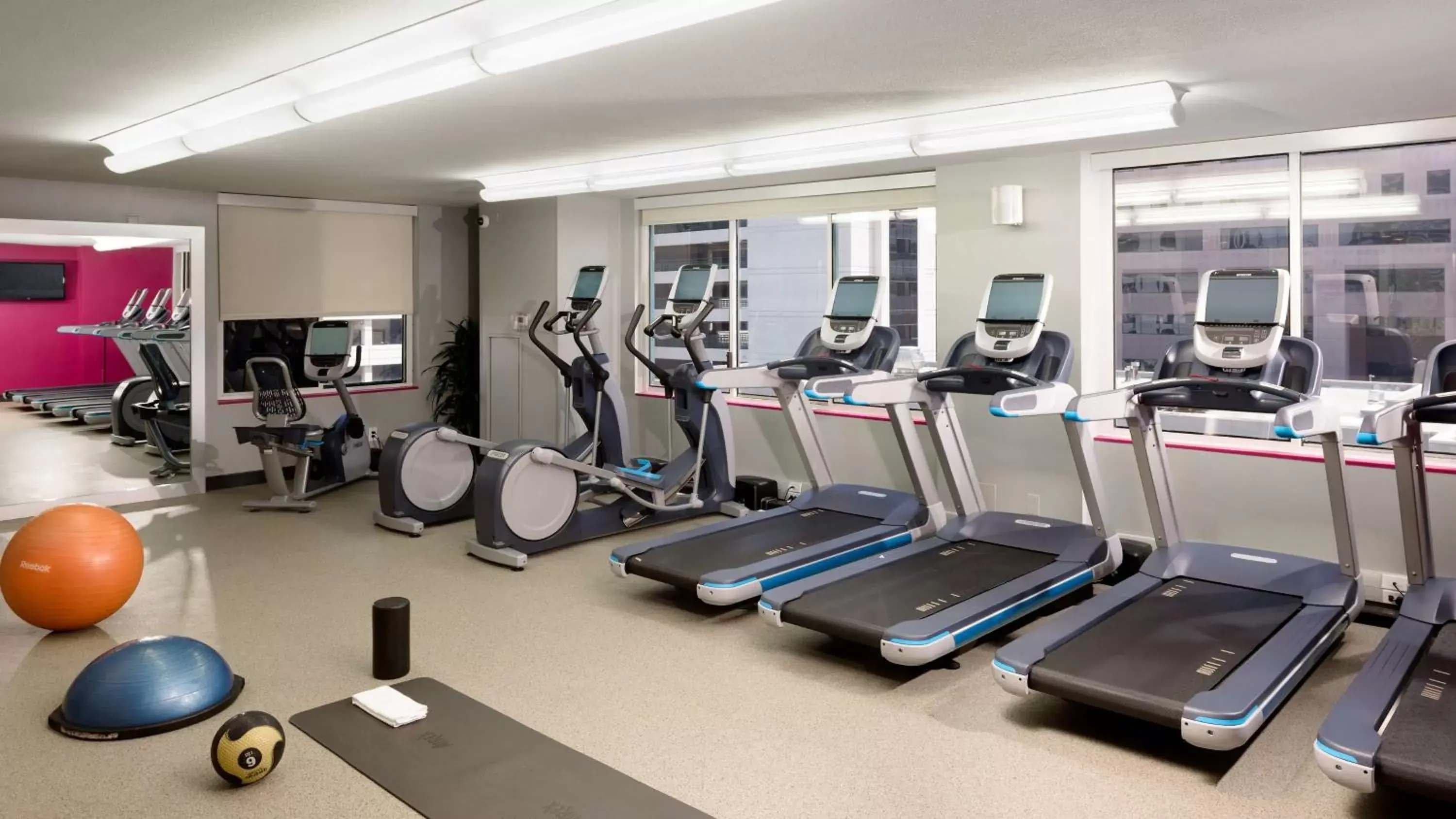 Fitness centre/facilities, Fitness Center/Facilities in Hilton Woodland Hills/ Los Angeles