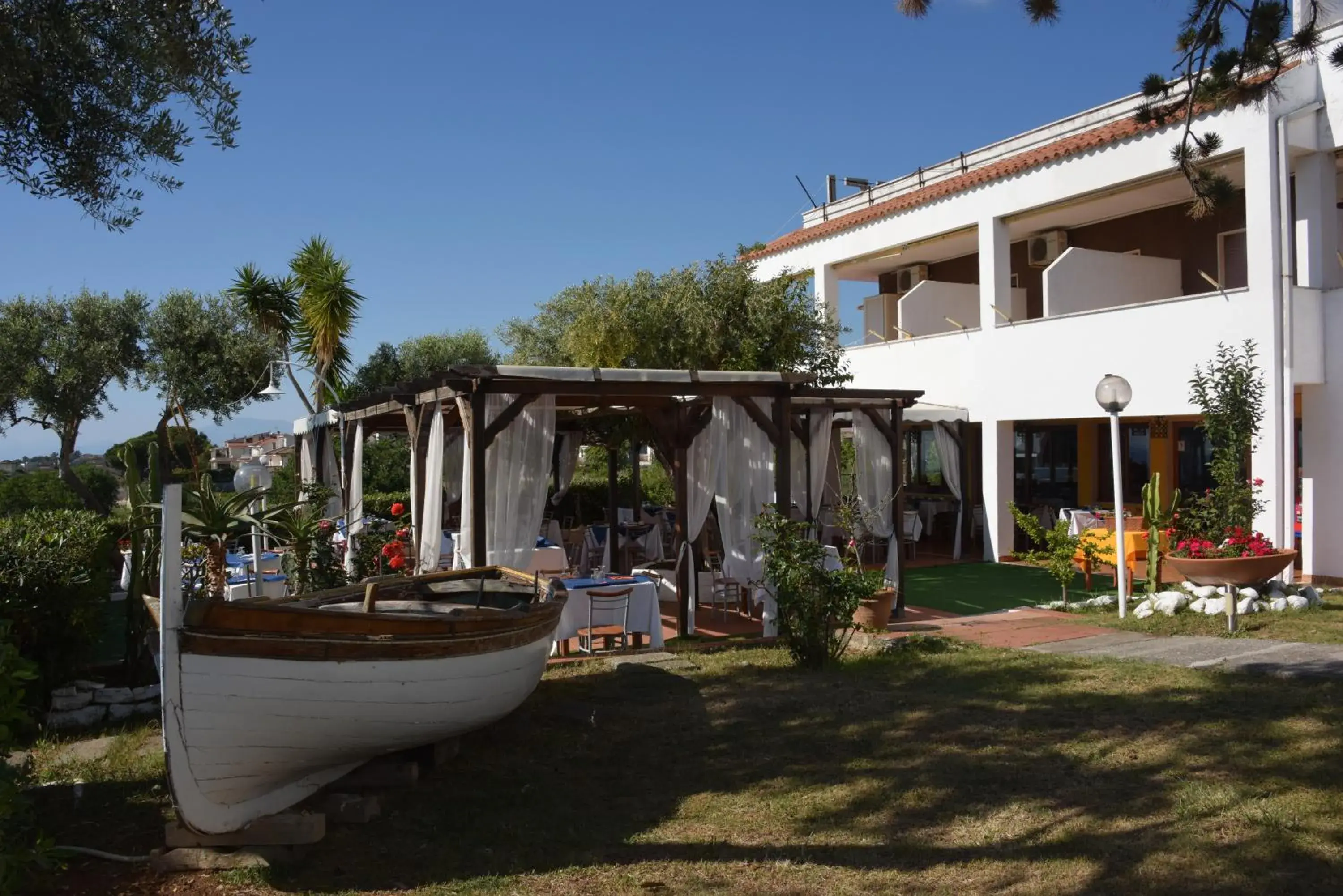 Dining area, Property Building in Hotel Cristina