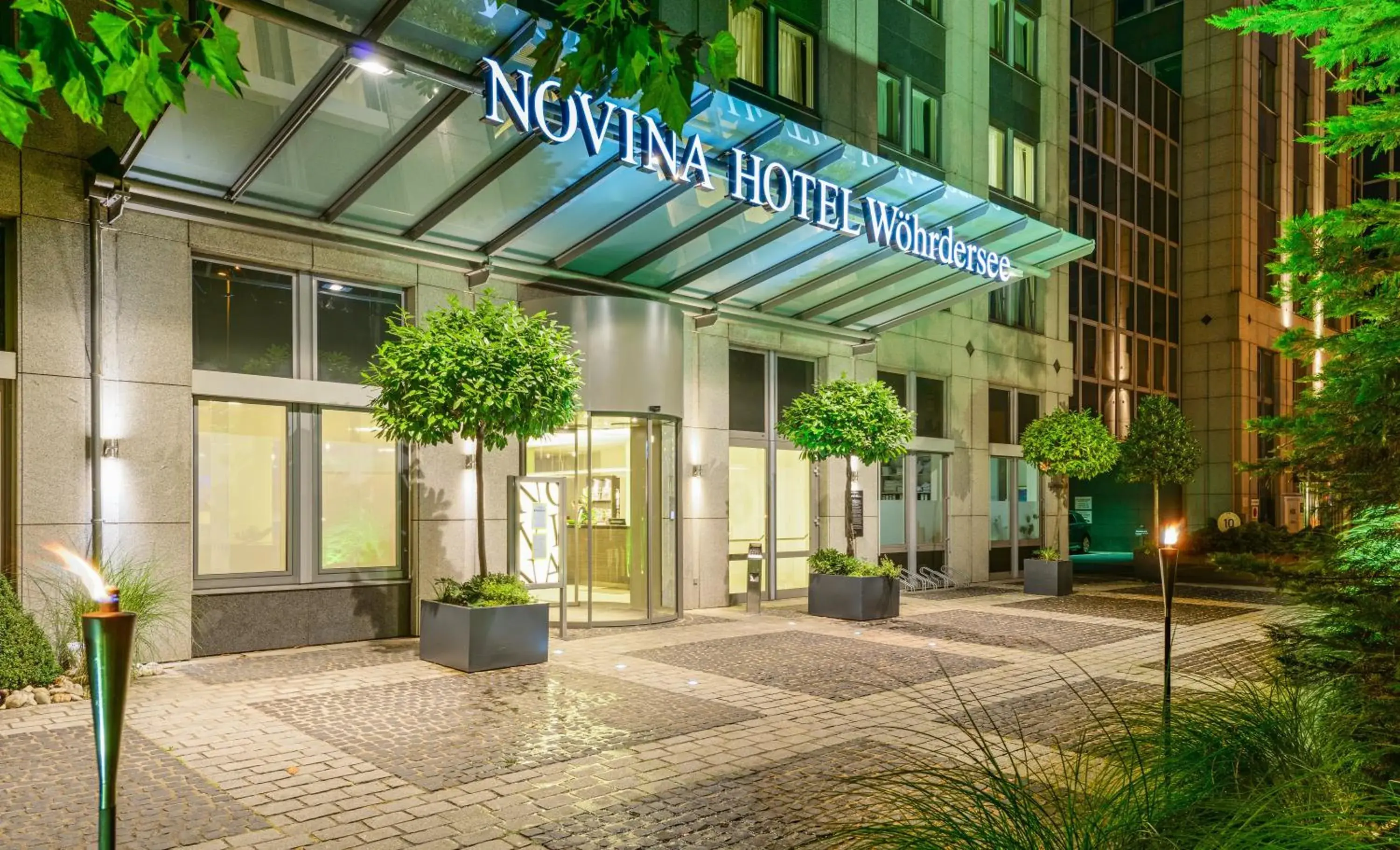 Facade/entrance in Novina Hotel Wöhrdersee Nürnberg City