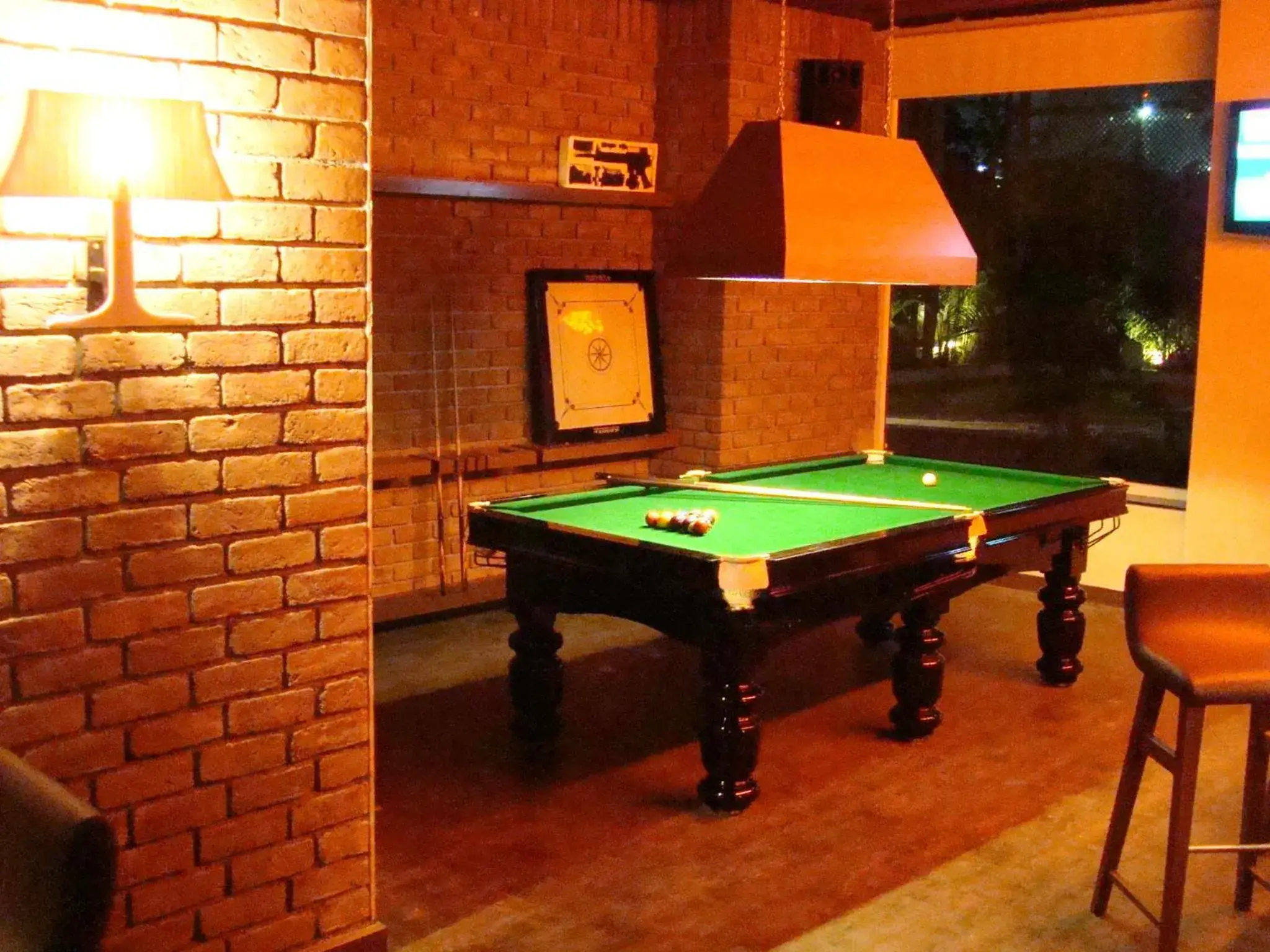 Lounge or bar, Billiards in Lemon Tree Hotel Chennai