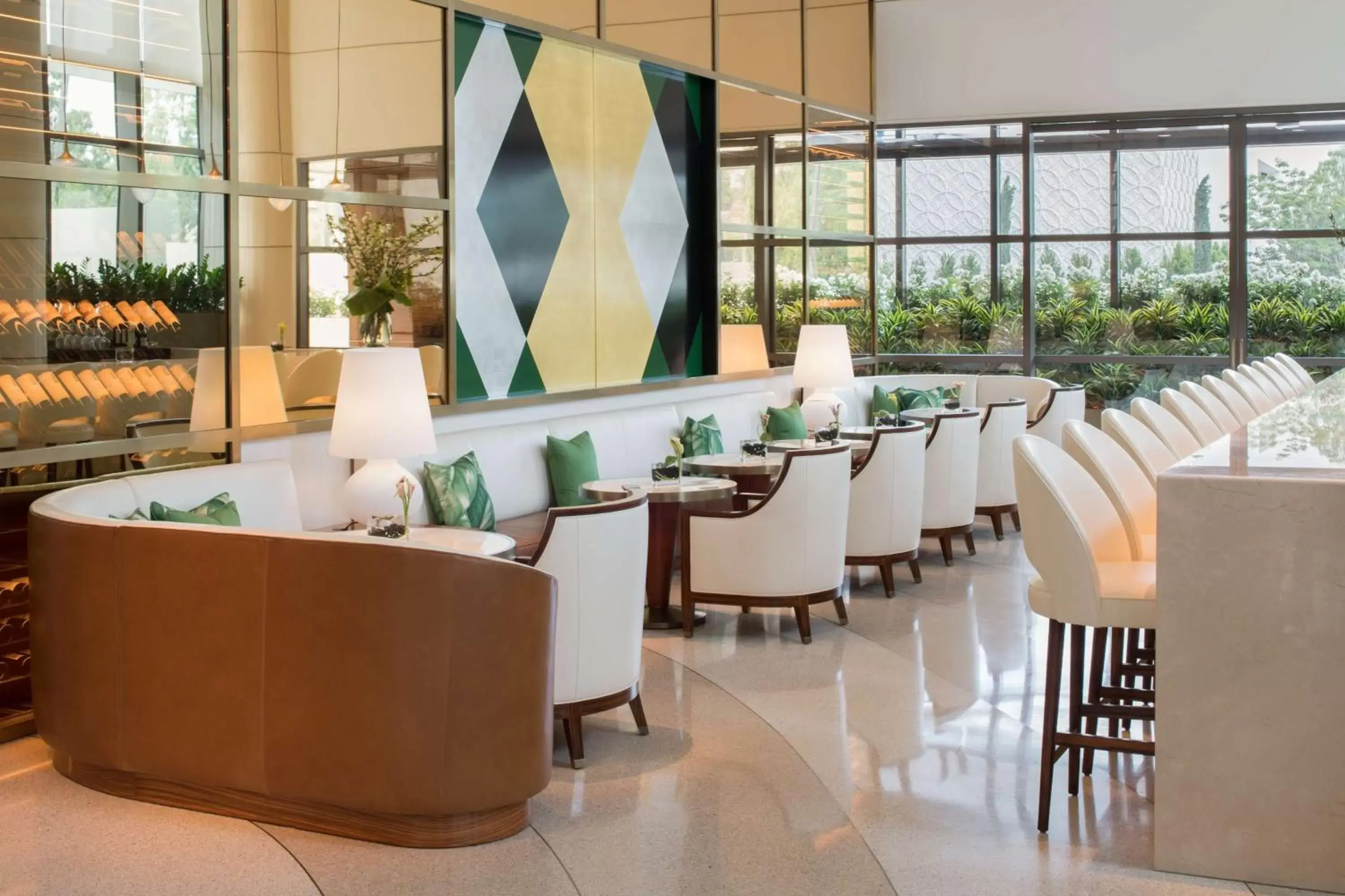 Lounge or bar, Restaurant/Places to Eat in Waldorf Astoria Beverly Hills