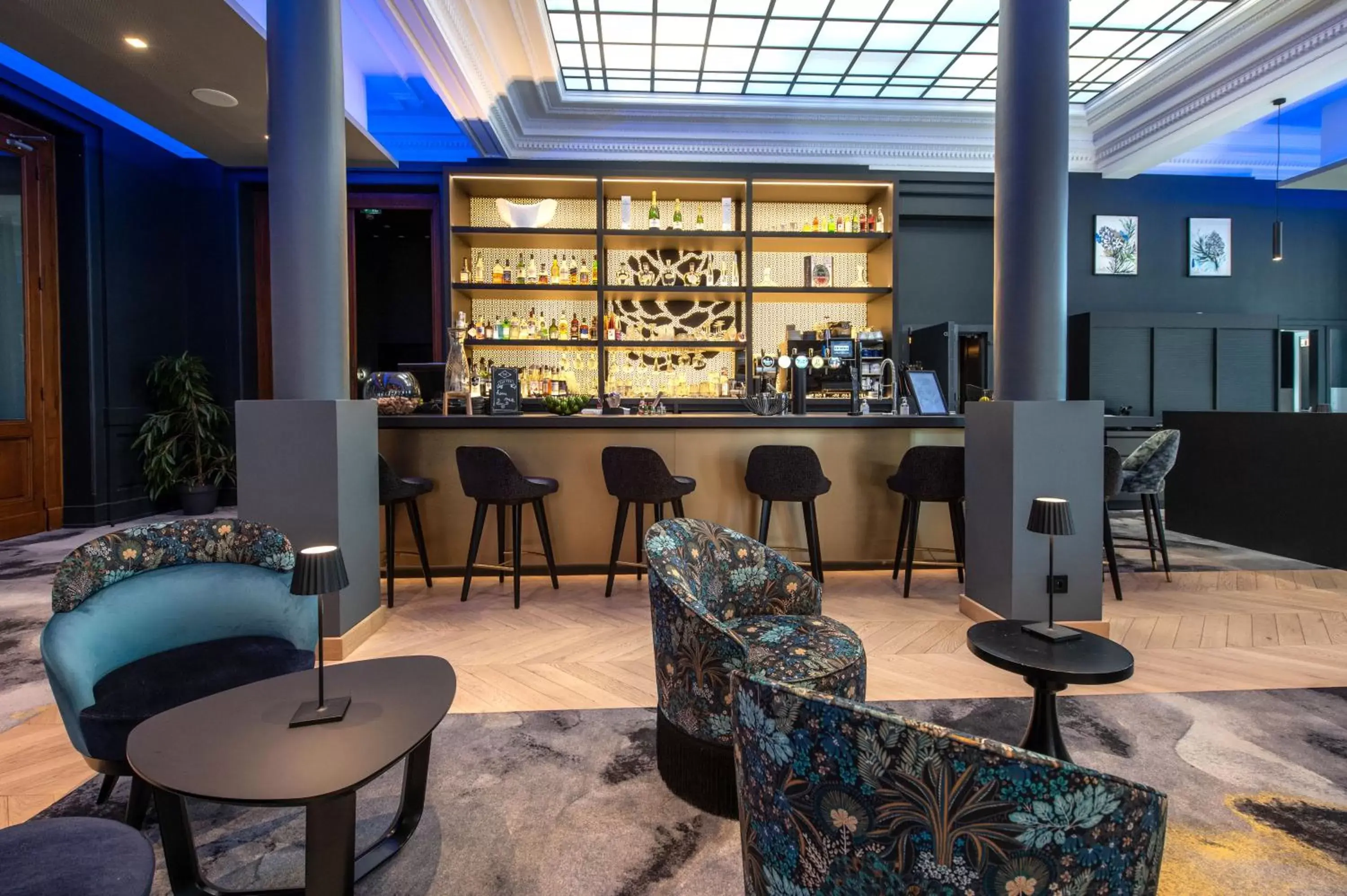 Property building, Lounge/Bar in Best Western Premier Le Chapitre Hotel and Spa