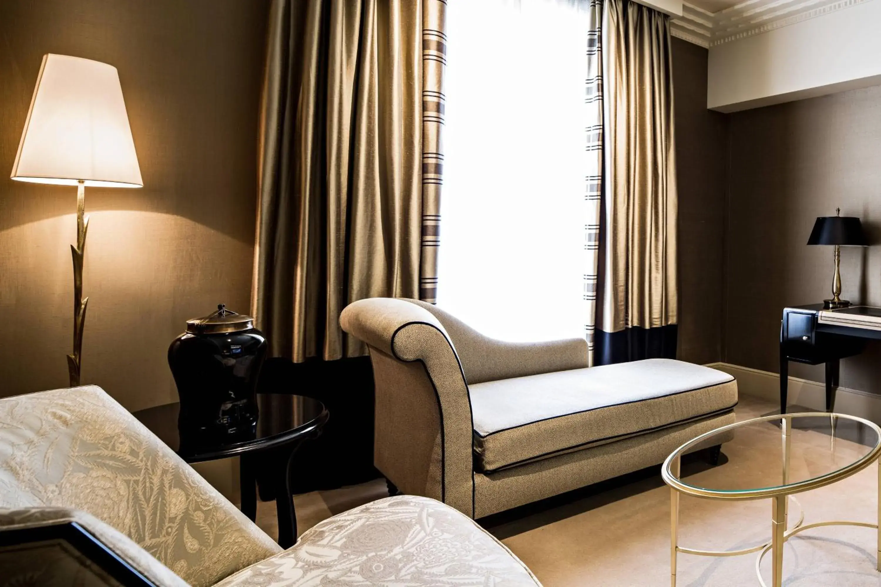 Bedroom, Seating Area in Prince de Galles, a Luxury Collection hotel, Paris