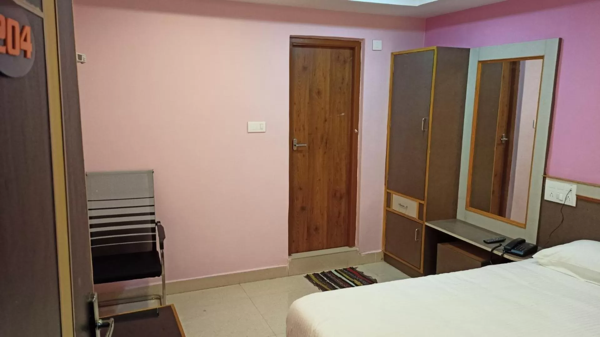 Bed in Aarthi Residency