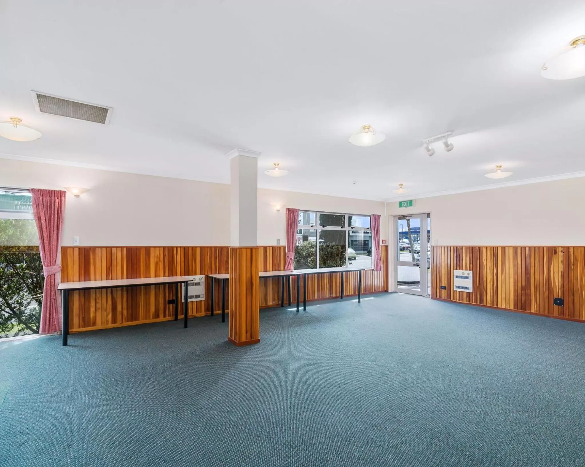 Business facilities in ASURE PRINCE motor lodge