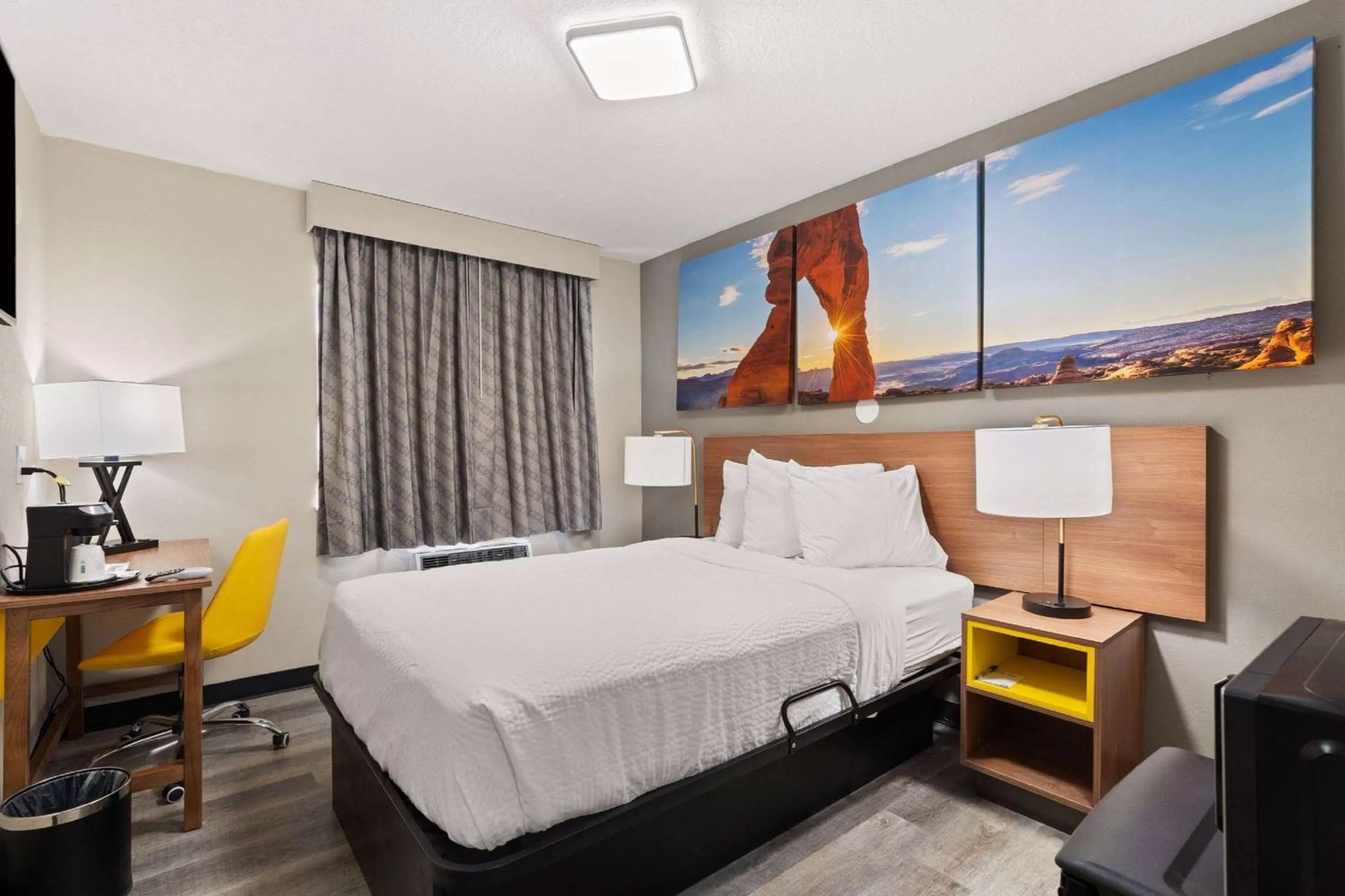 Photo of the whole room, Bed in Days-Inn by Wyndham Albuquerque I-25
