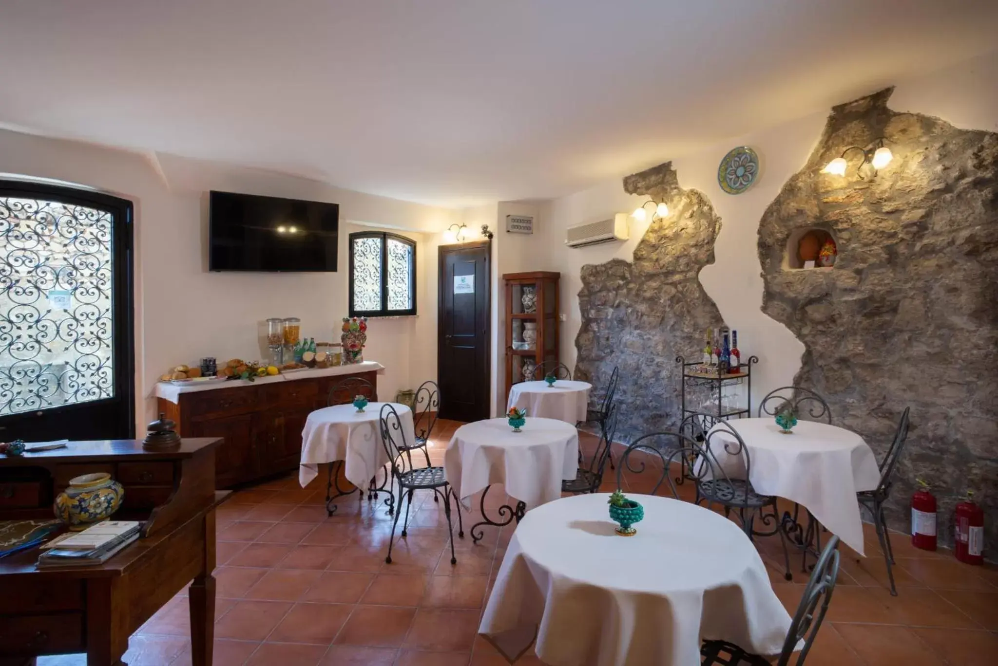 Restaurant/Places to Eat in B&B RE TANCREDI