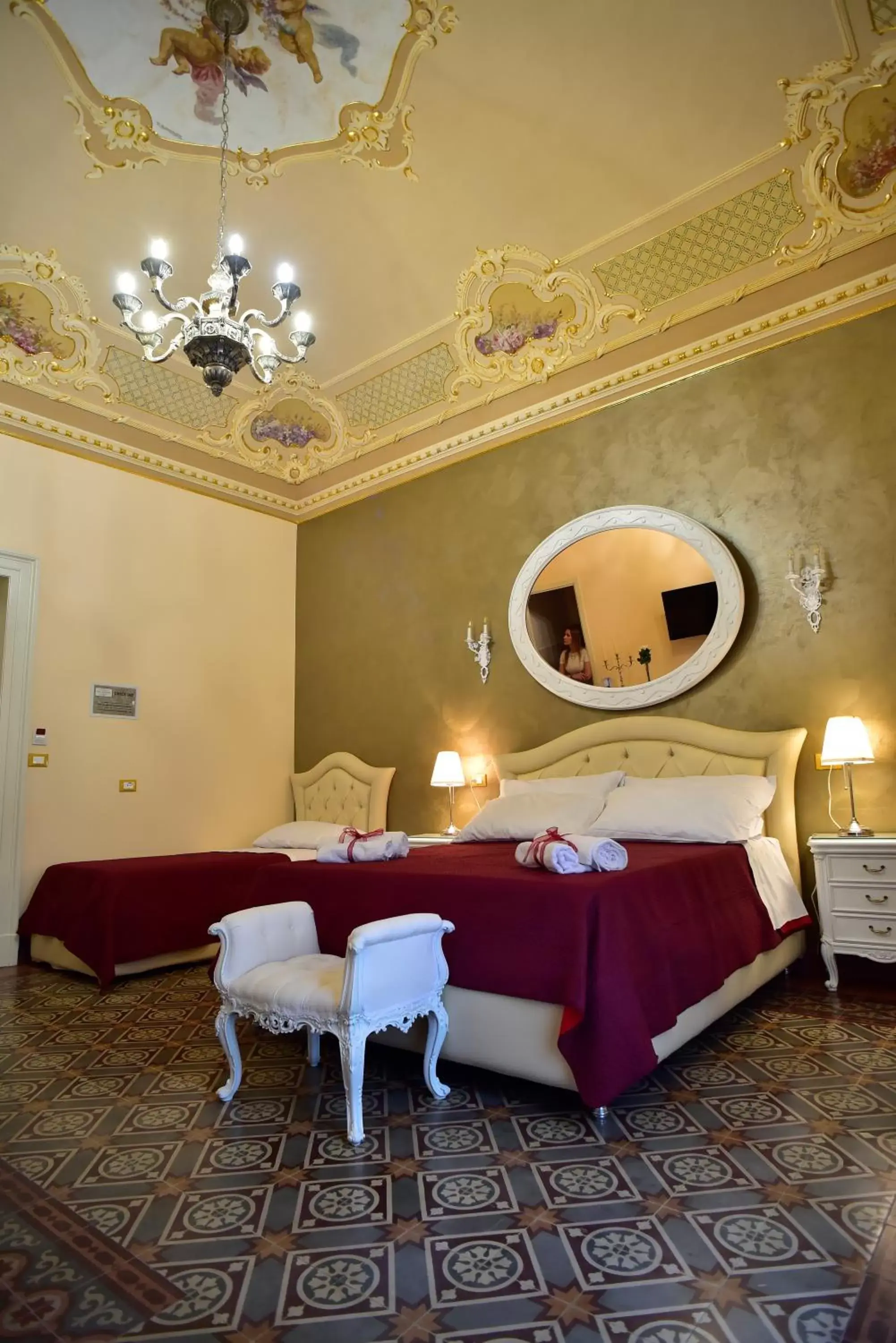 Photo of the whole room in Palazzo degli Affreschi
