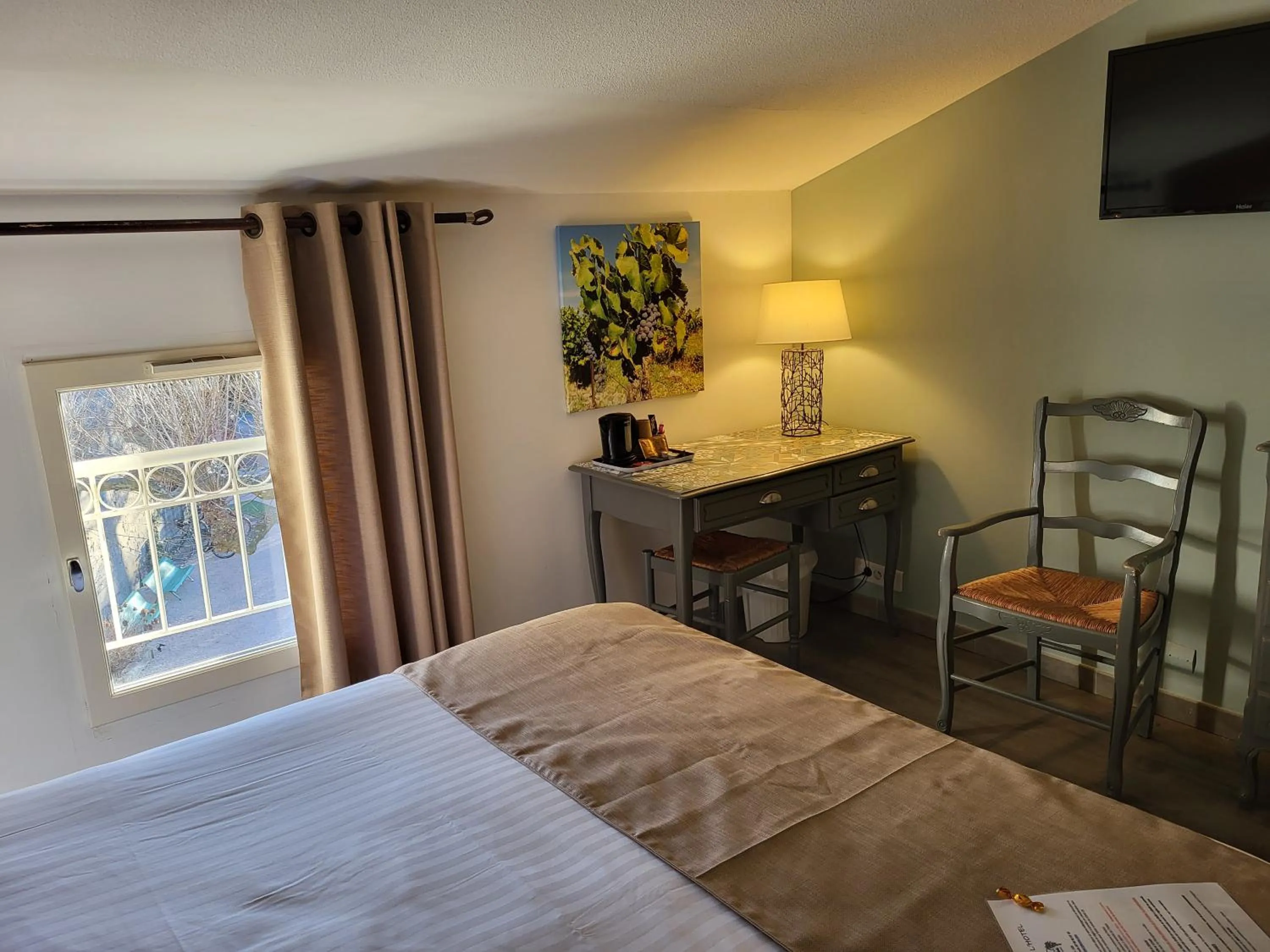 Bedroom, Bed in Logis Hotel la Ferme