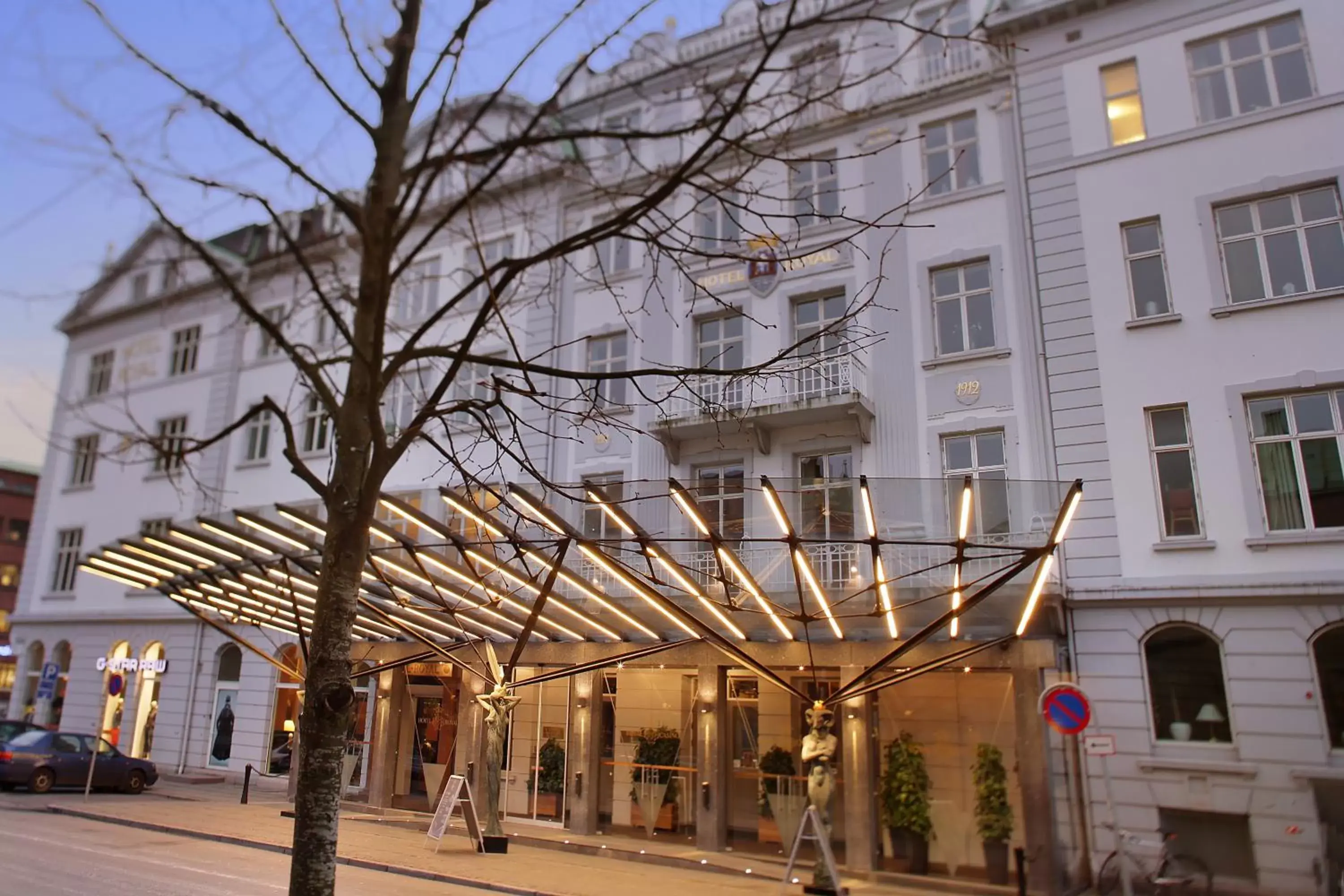 Facade/entrance, Property Building in Hotel Royal