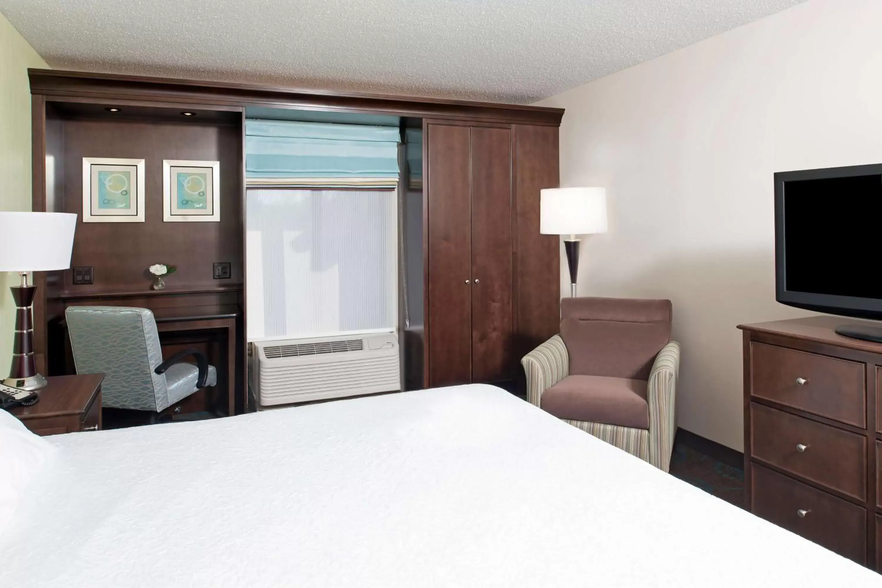 Bed in Hampton Inn & Suites Kokomo
