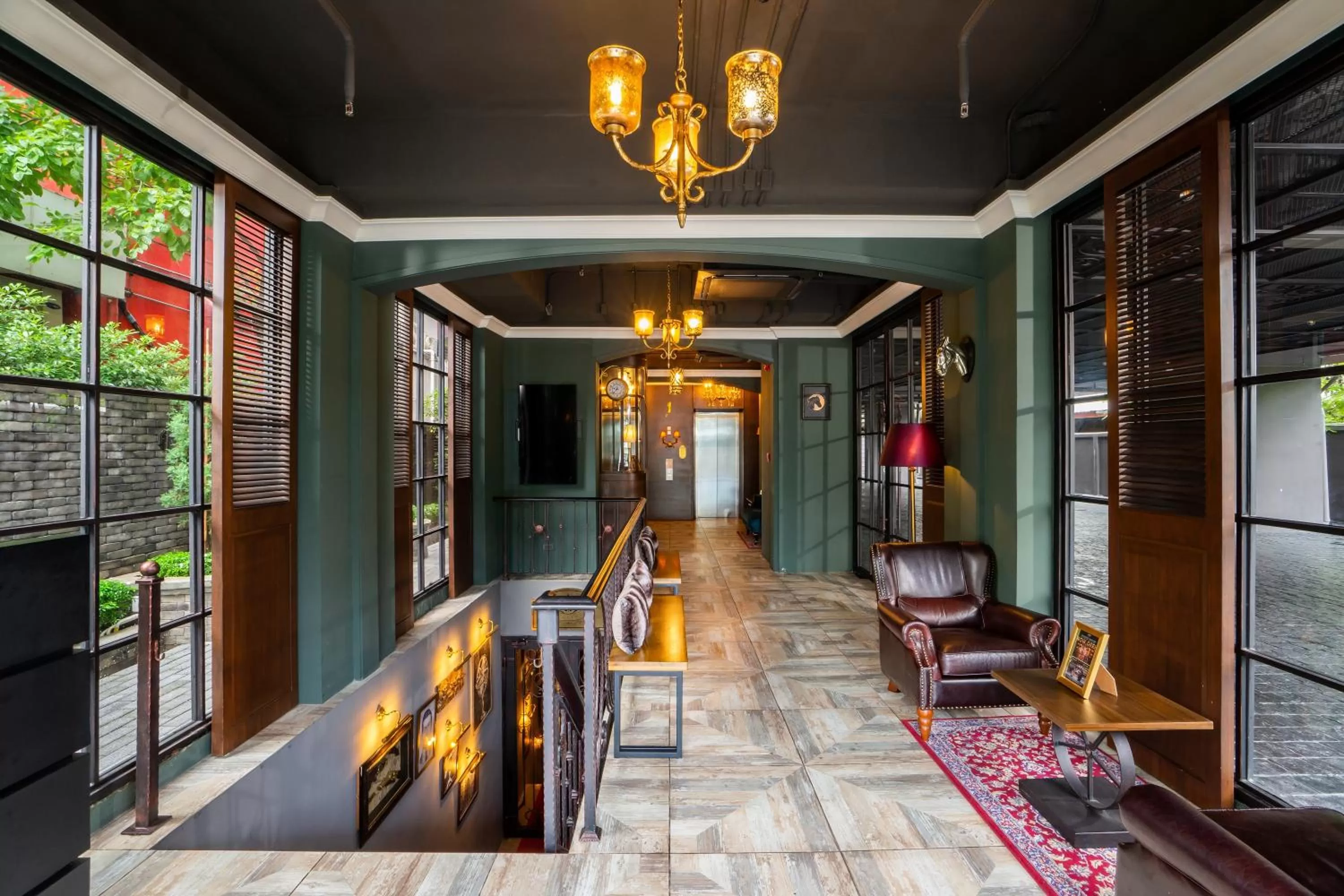 Lobby or reception in The Coach Hotel Sukhumvit - Asok BTS Bangkok