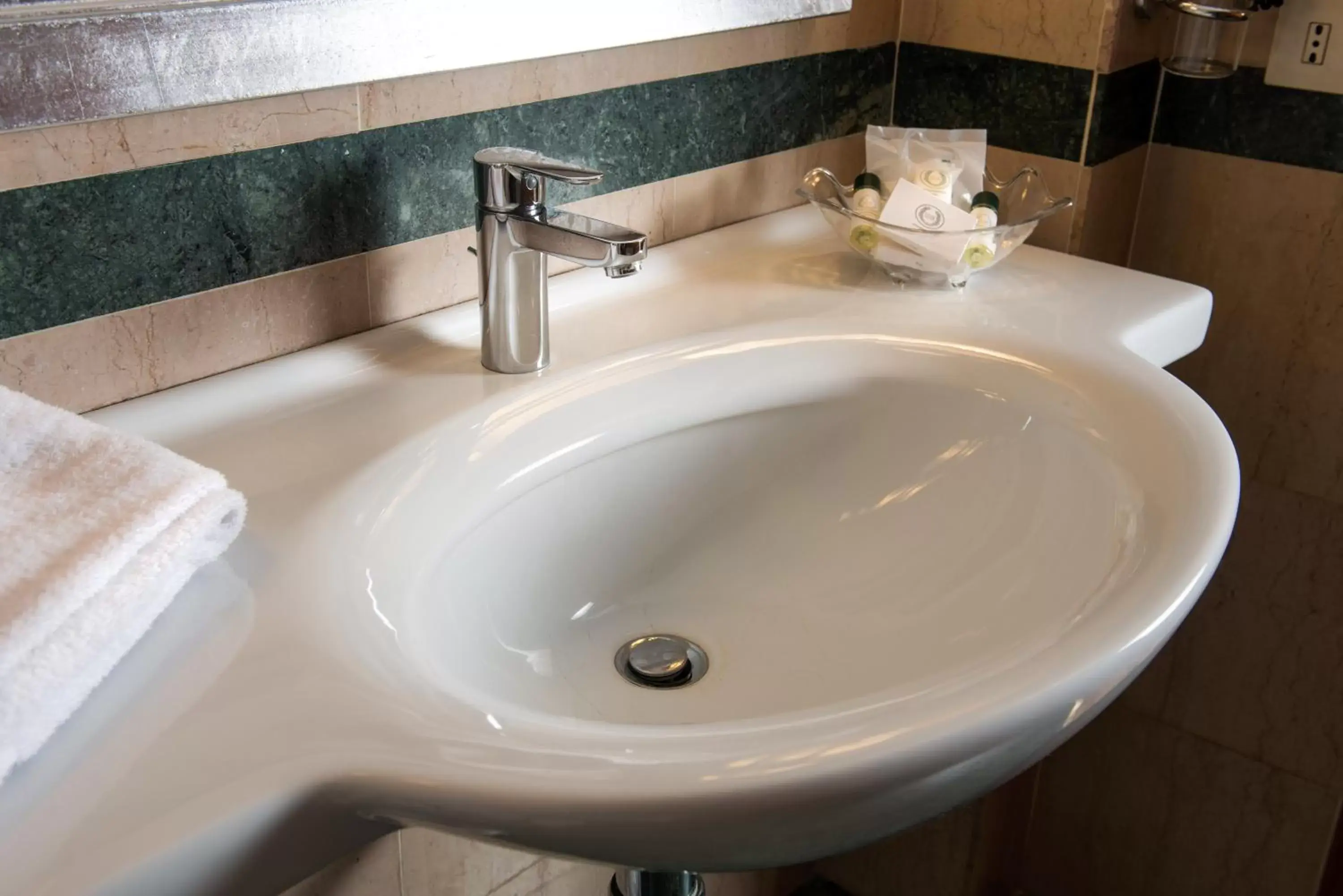 Bathroom in Hotel Santa Costanza by OMNIA hotels