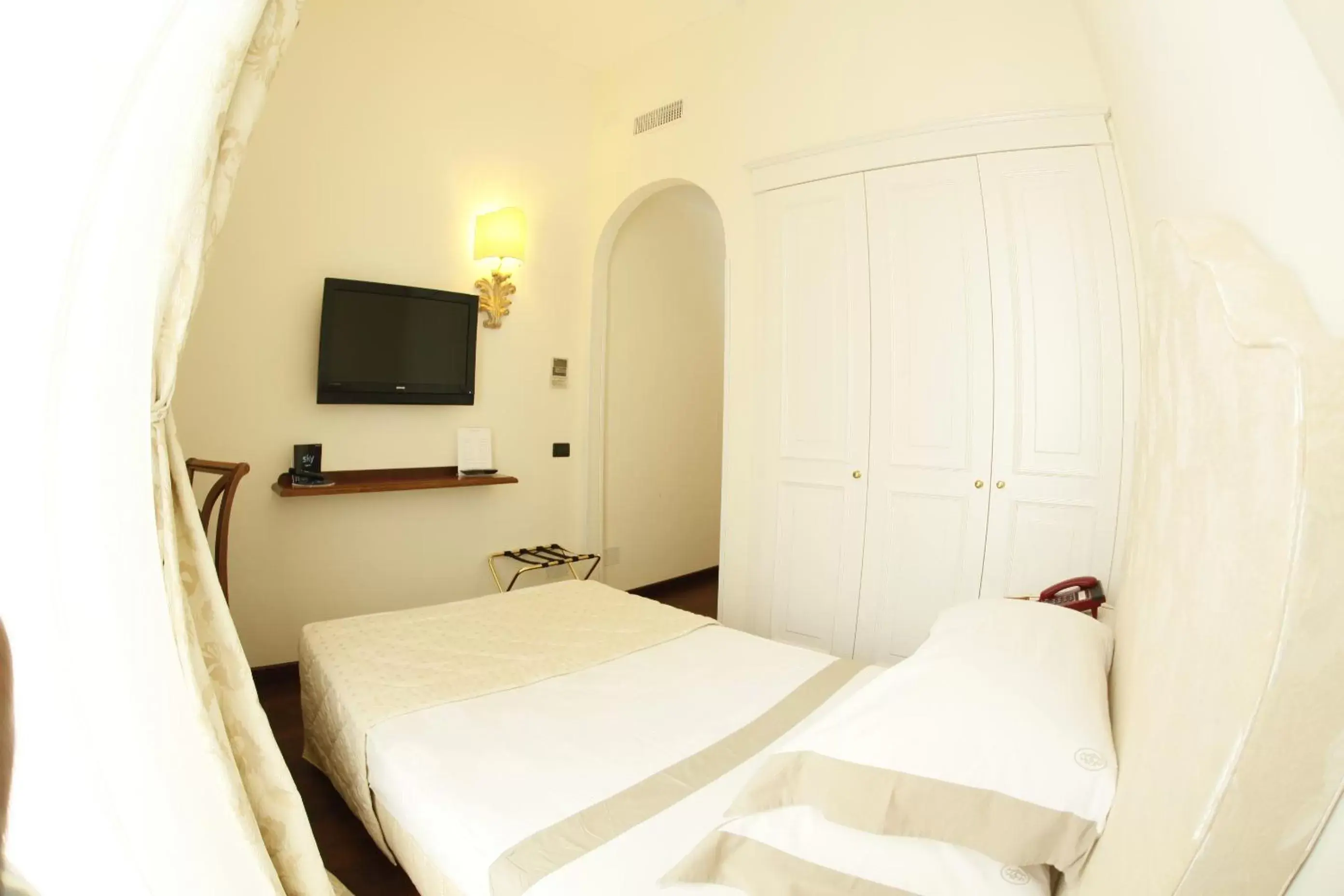 TV and multimedia, Bed in Grand Hotel Di Lecce