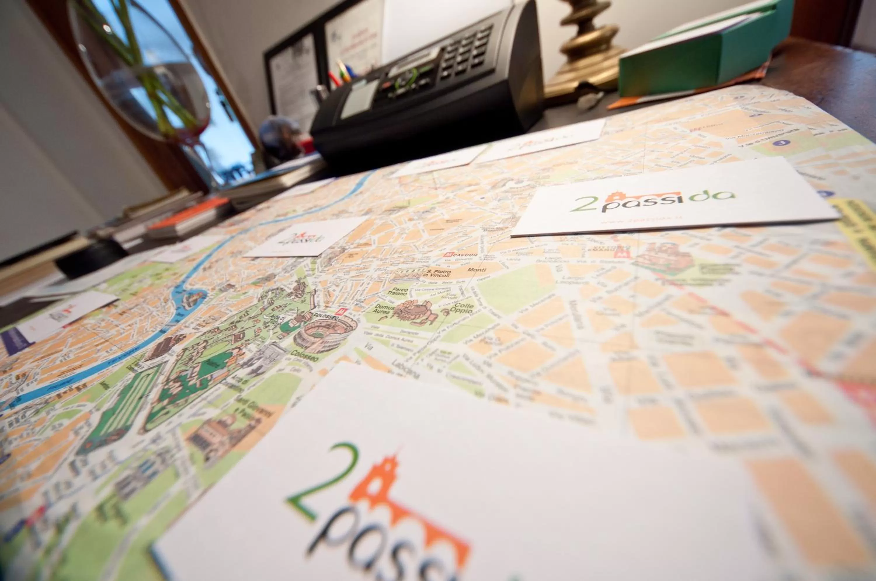 Property logo or sign in 2 Passi Da