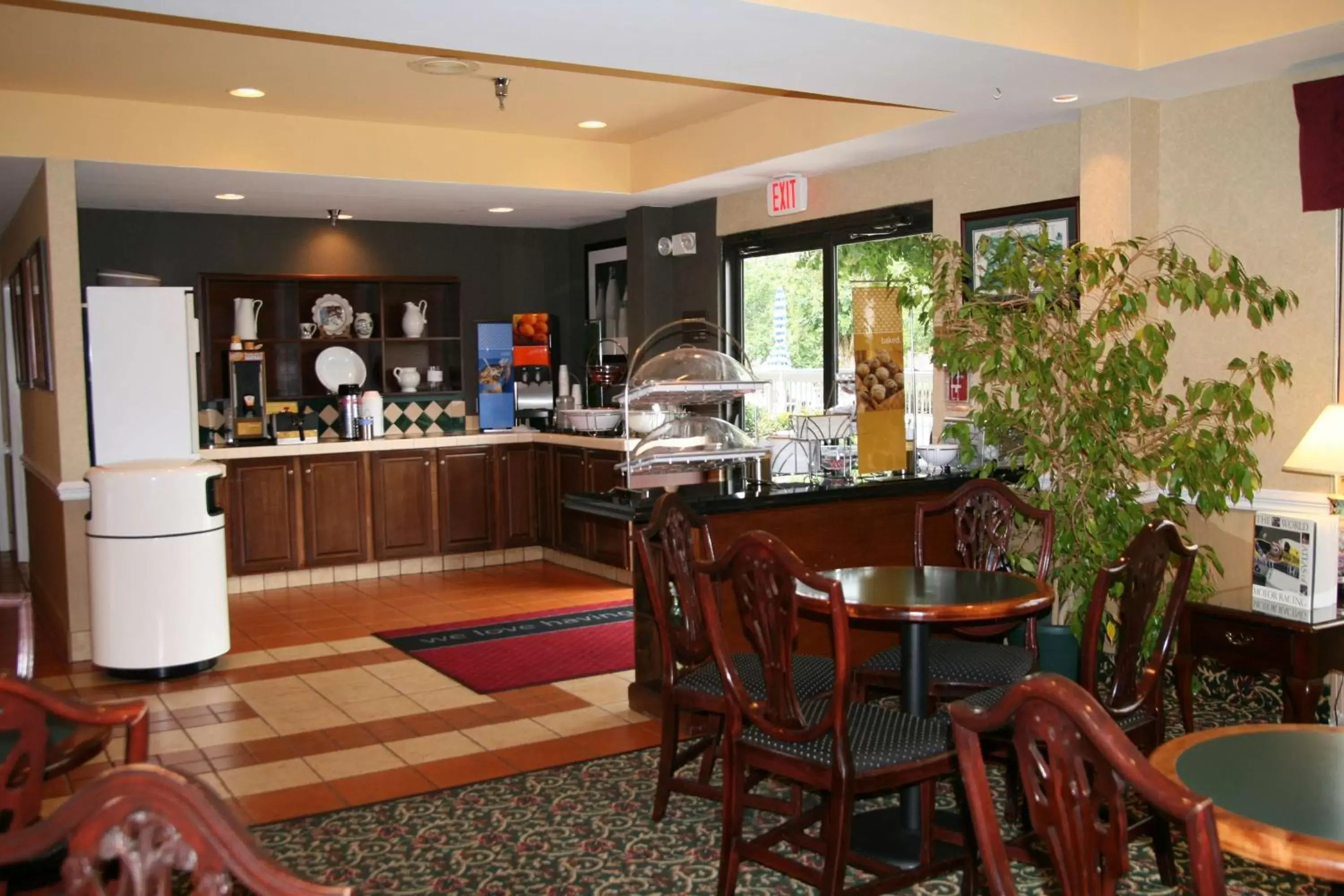 Dining area, Restaurant/Places to Eat in Hampton Inn Laurinburg