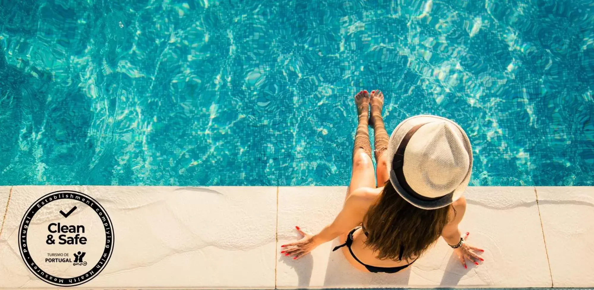 Swimming pool in Hotel Minho