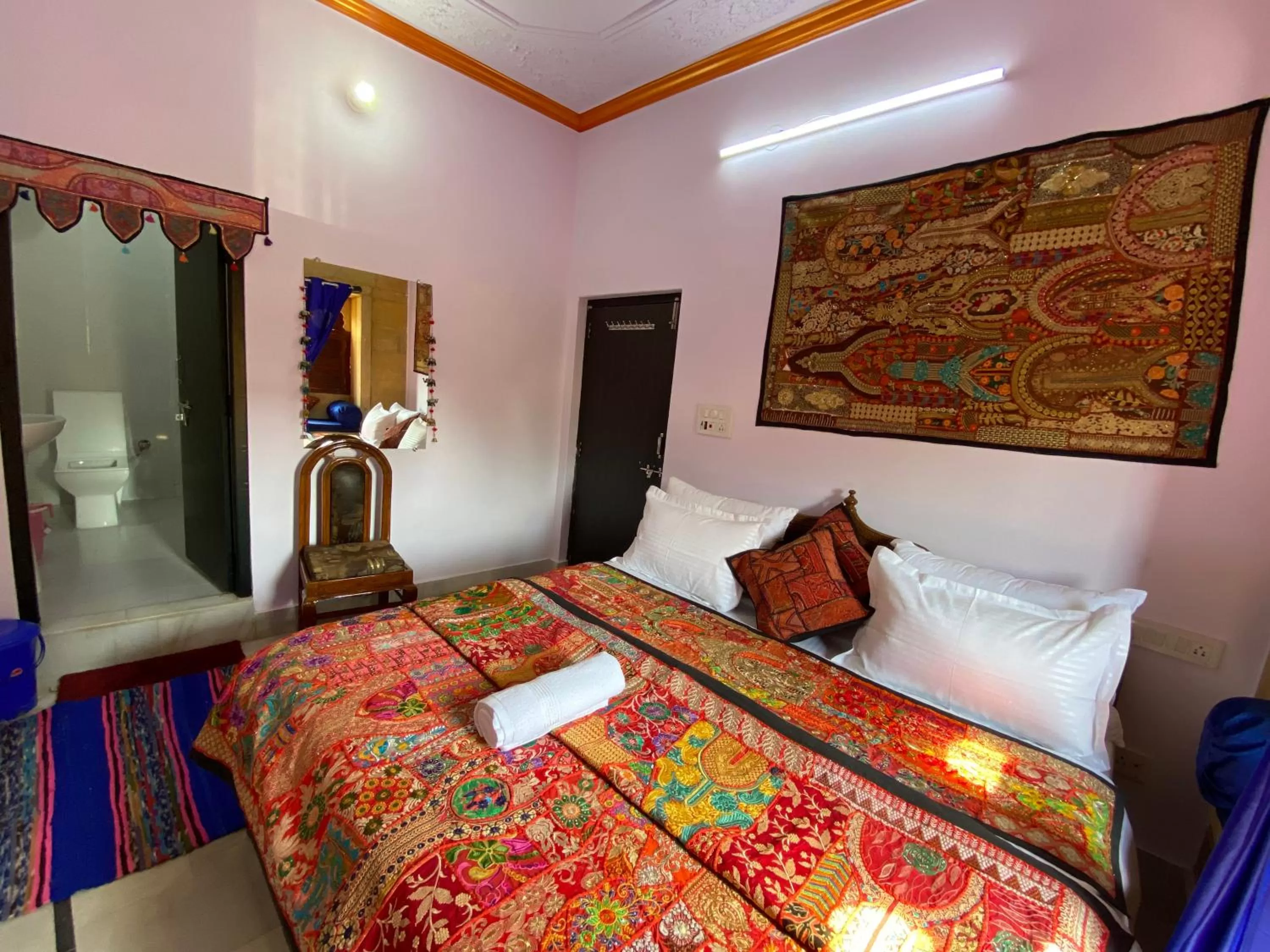 Bed in Hotel Murad Haveli
