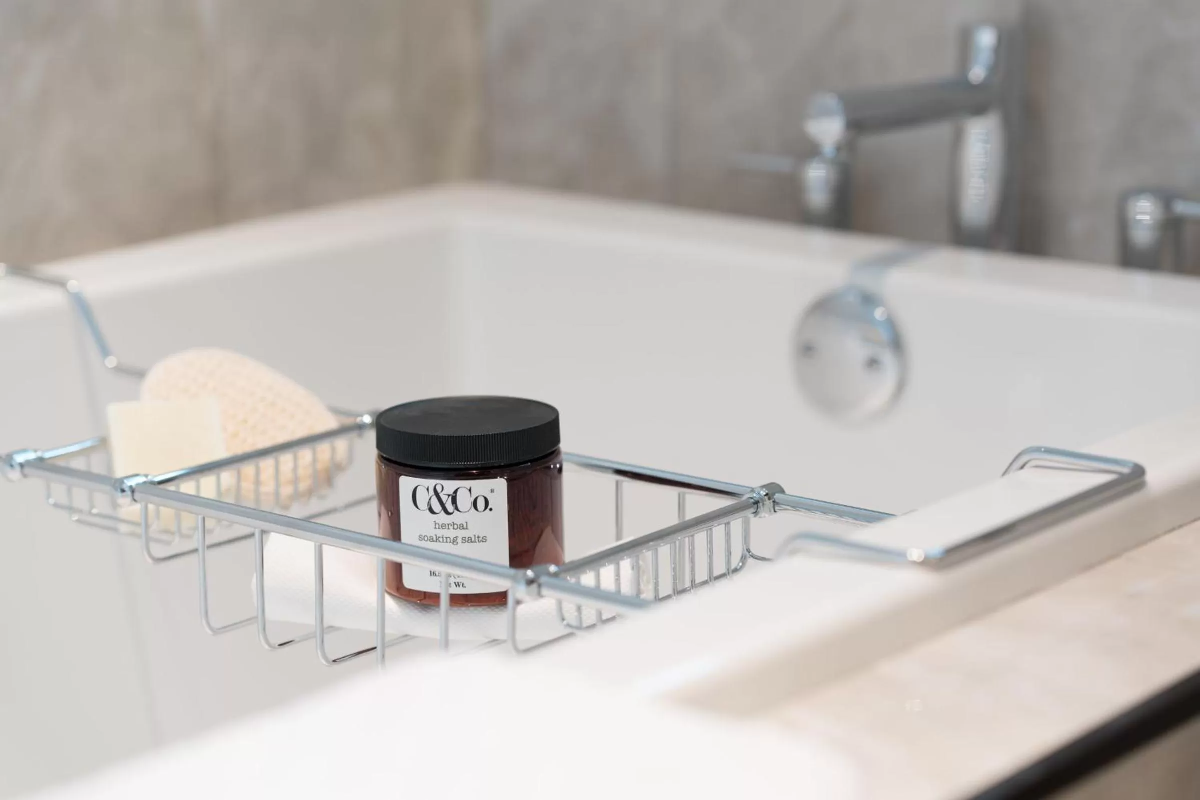 Bathroom in Kimpton Hotel Arras by IHG