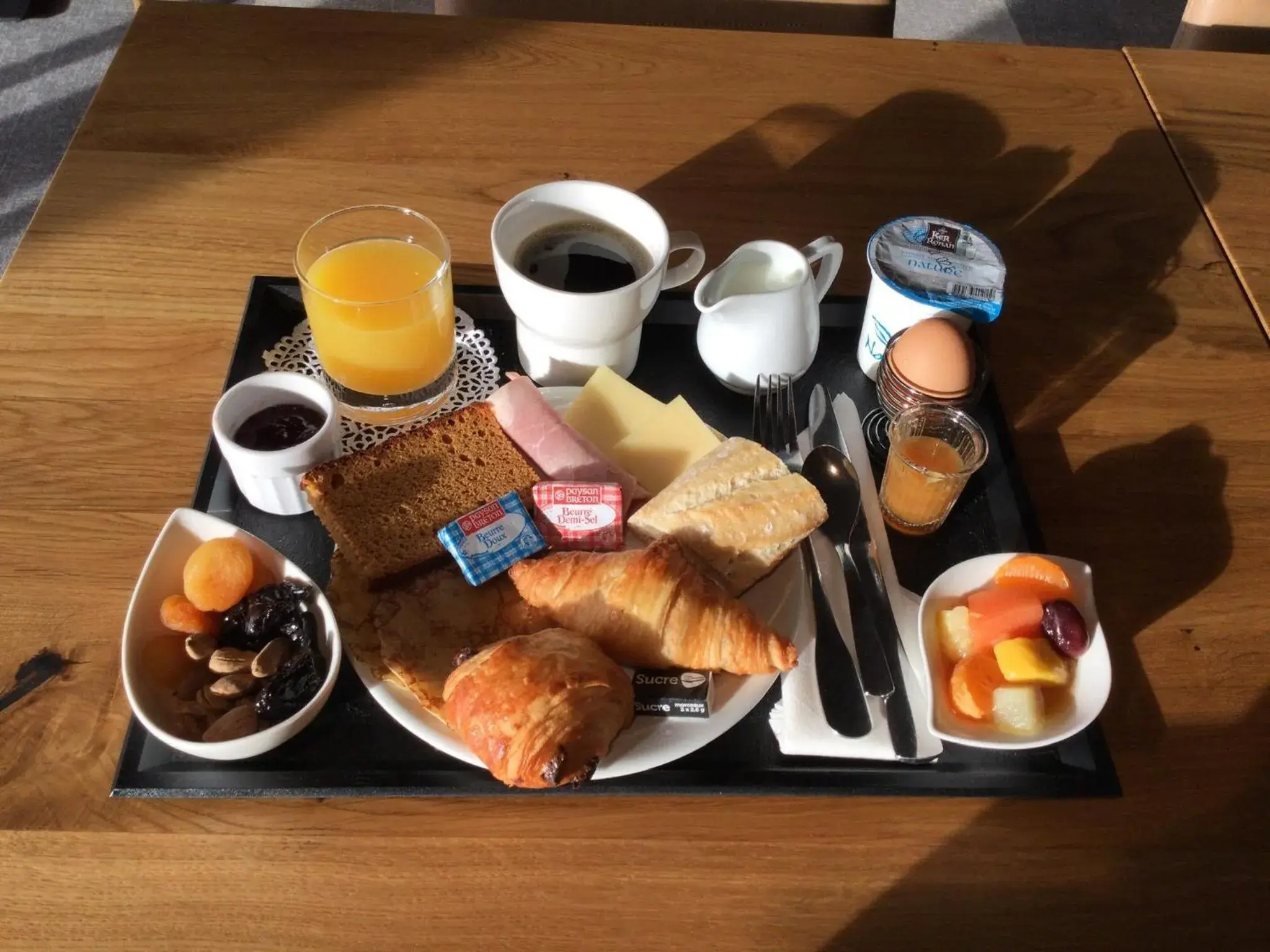 Breakfast in Brit Hotel Ploermel - Hotel de l'Hippodrome