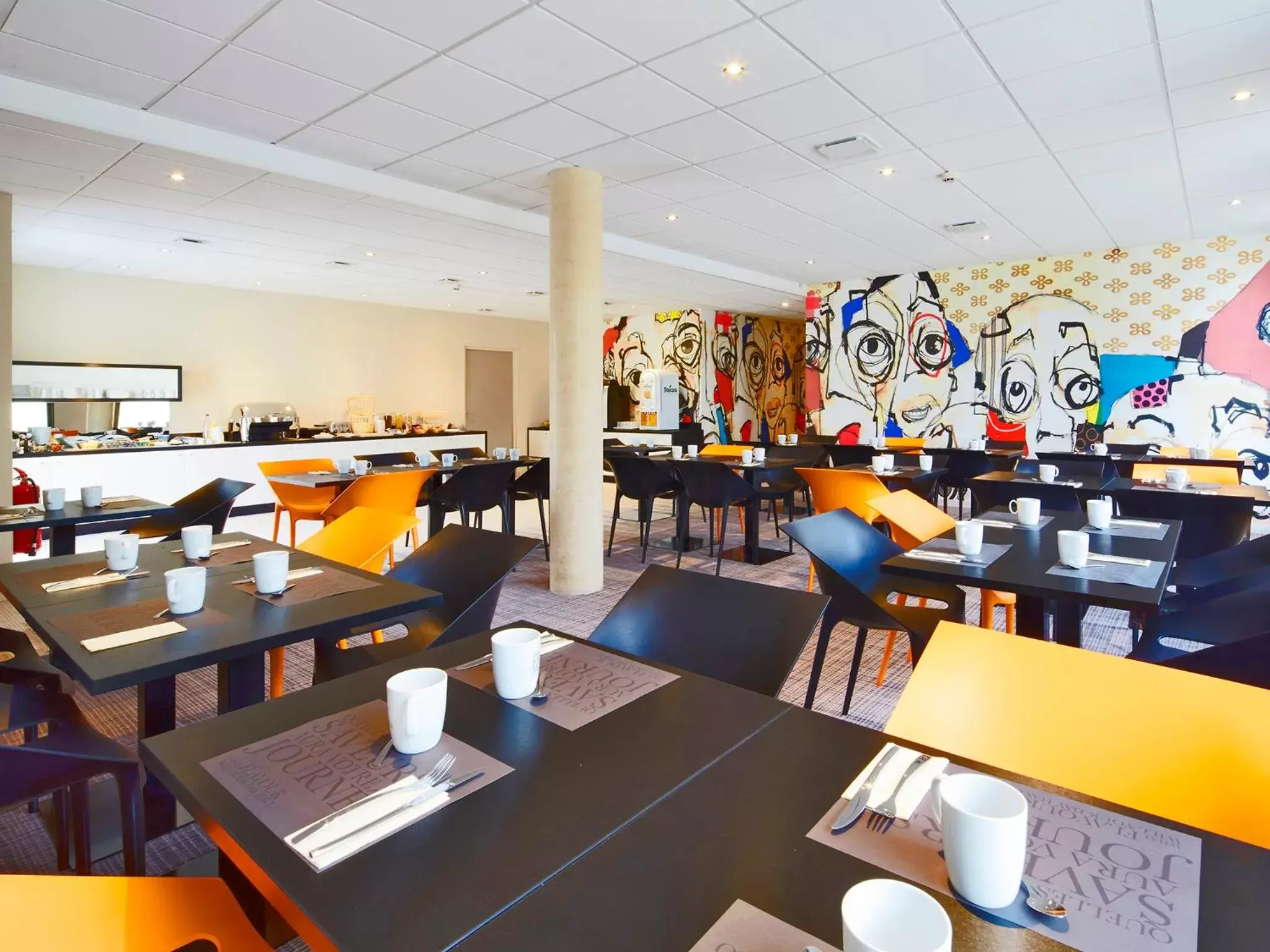 Continental breakfast, Restaurant/Places to Eat in Kyriad Troyes Centre