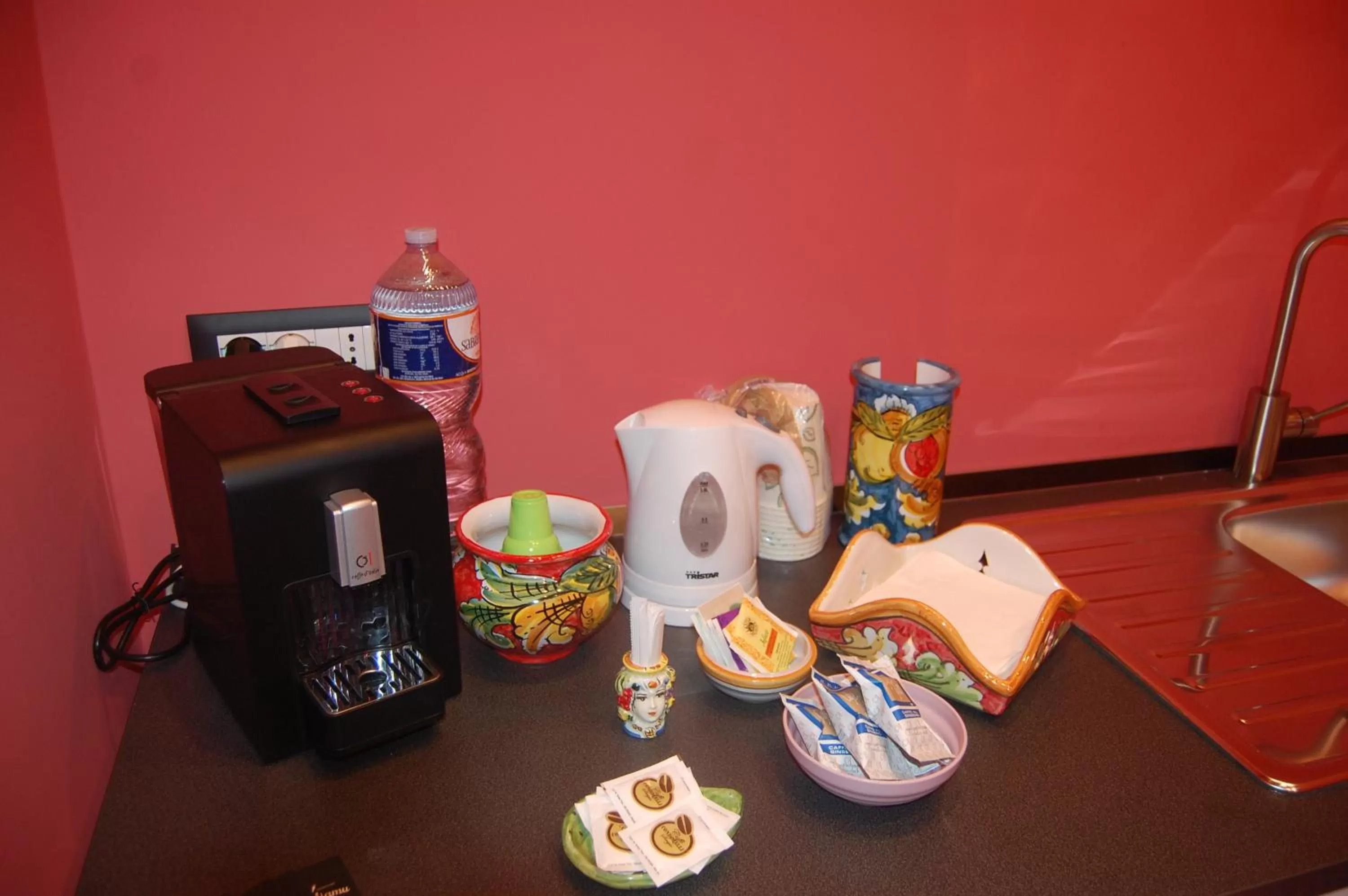 Coffee/tea facilities in Dimora 81