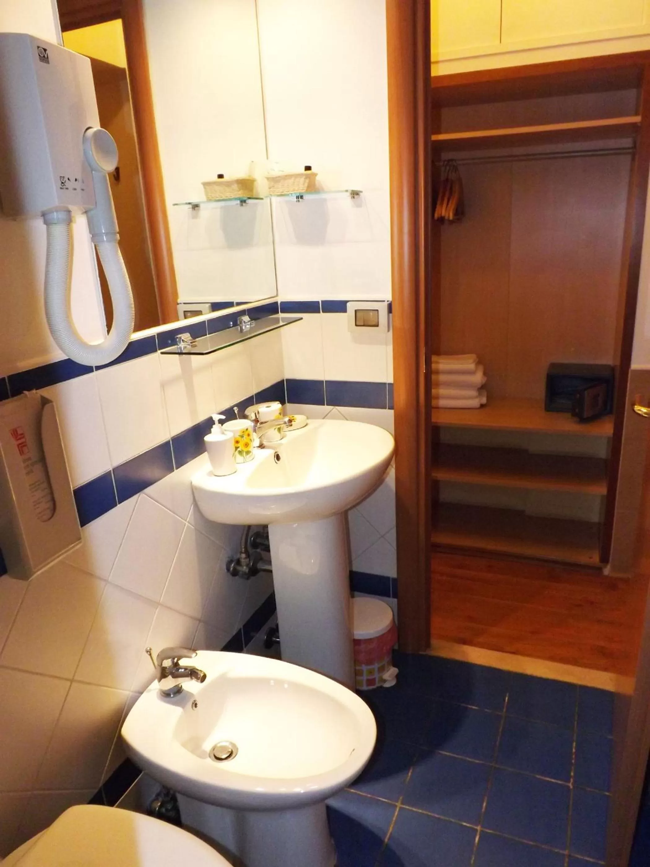 Bathroom in San Peter Rome B&B