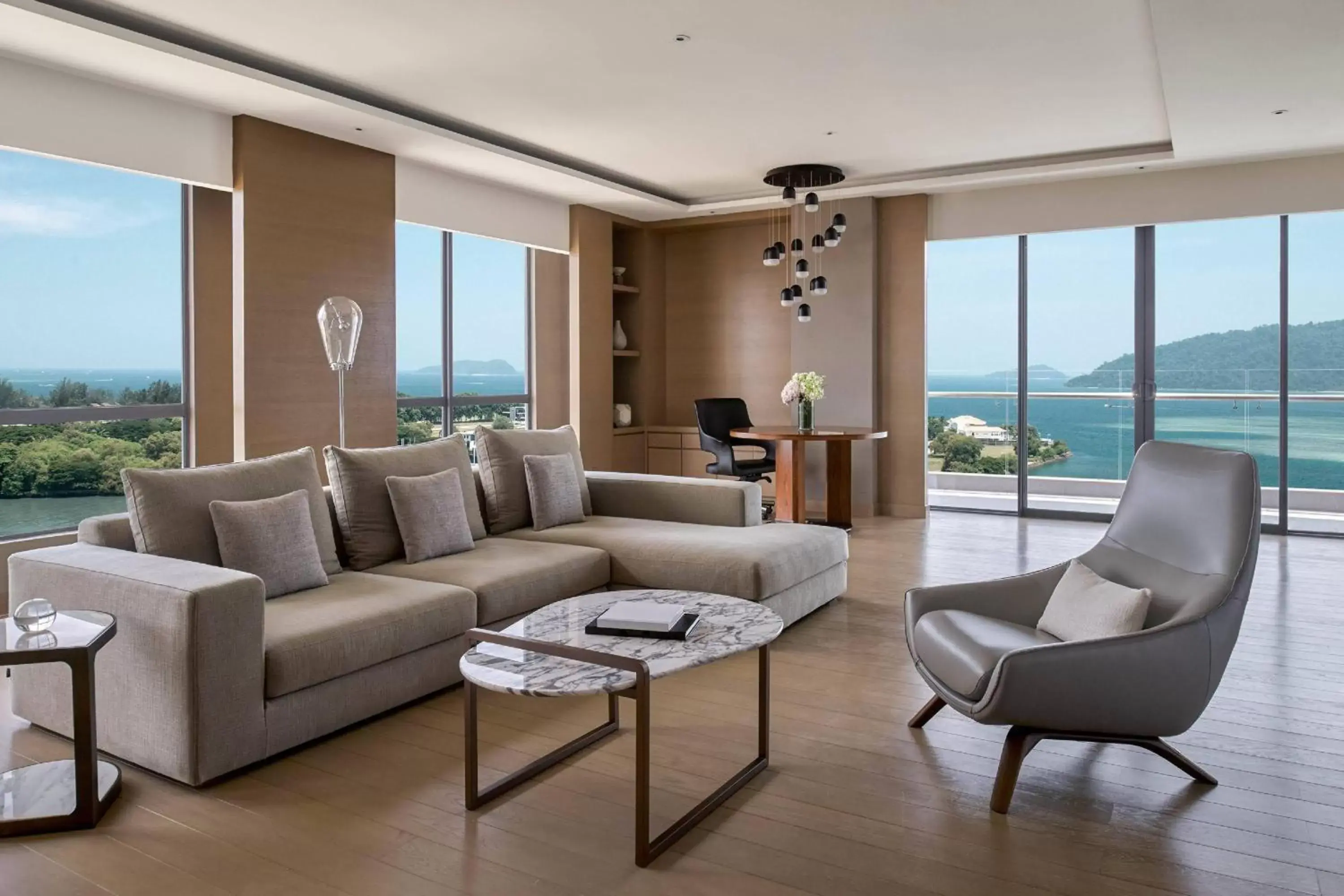 Living room, Seating Area in Kota Kinabalu Marriott Hotel