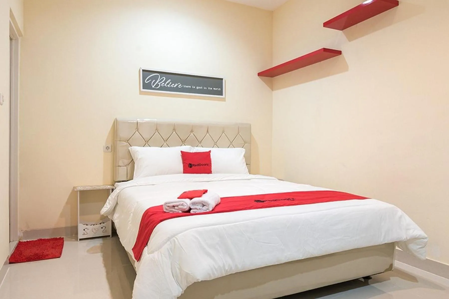 Bedroom, Bed in RedDoorz At Tebet Barat 2