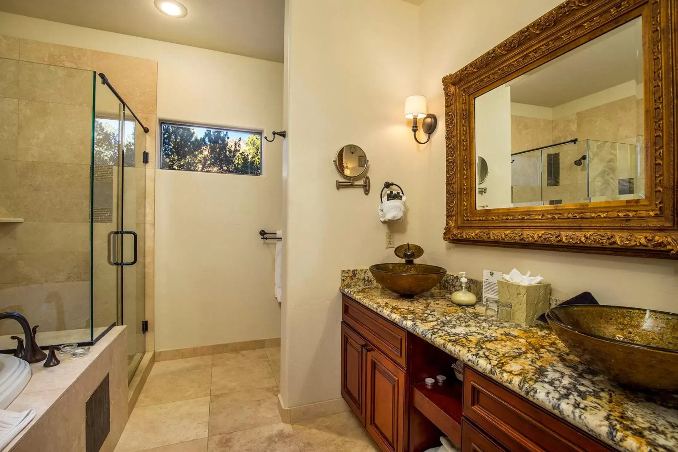 Bathroom in Alma De Sedona Inn B&B