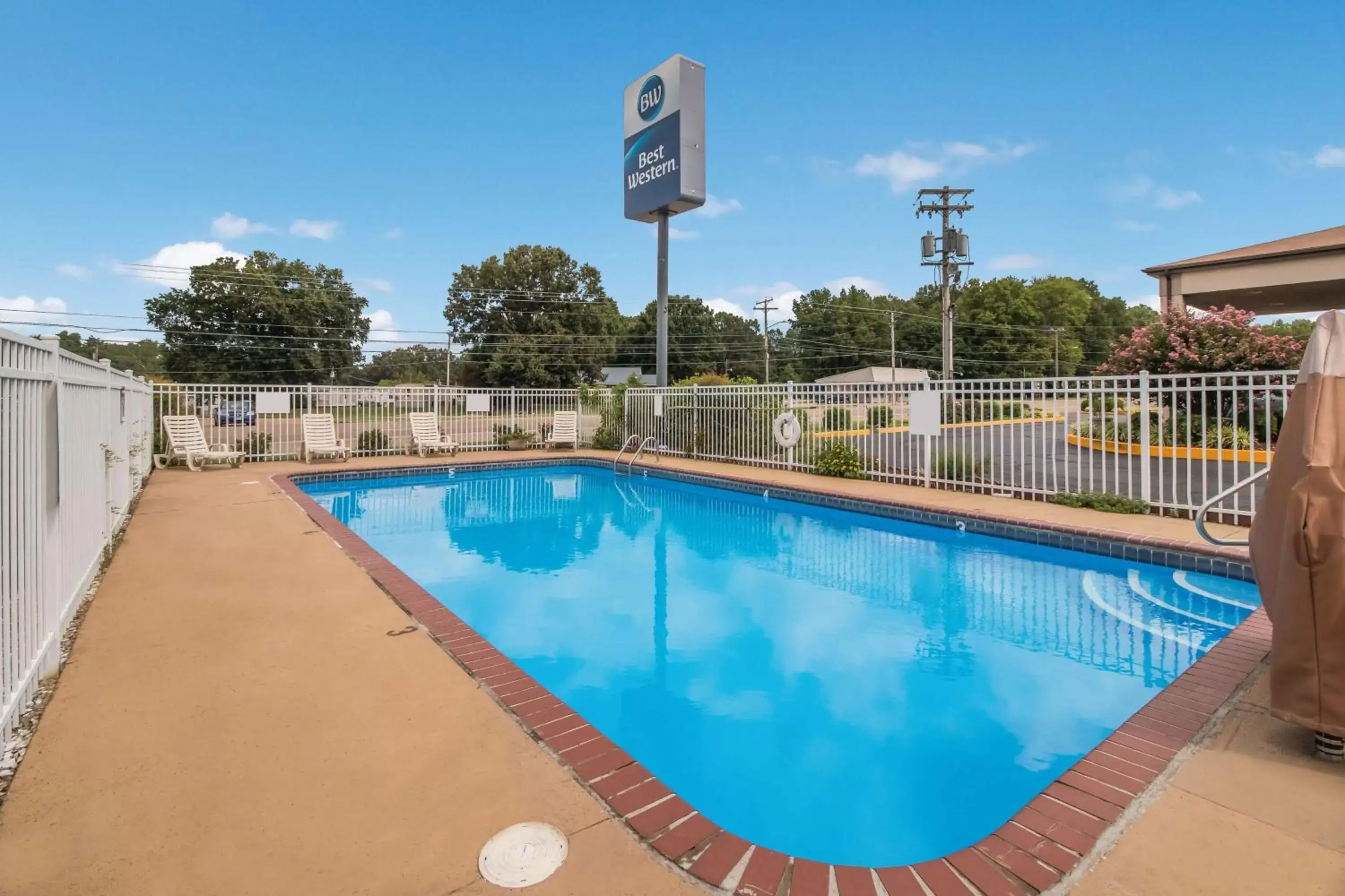 Pool view, Swimming Pool in Best Western - McKenzie