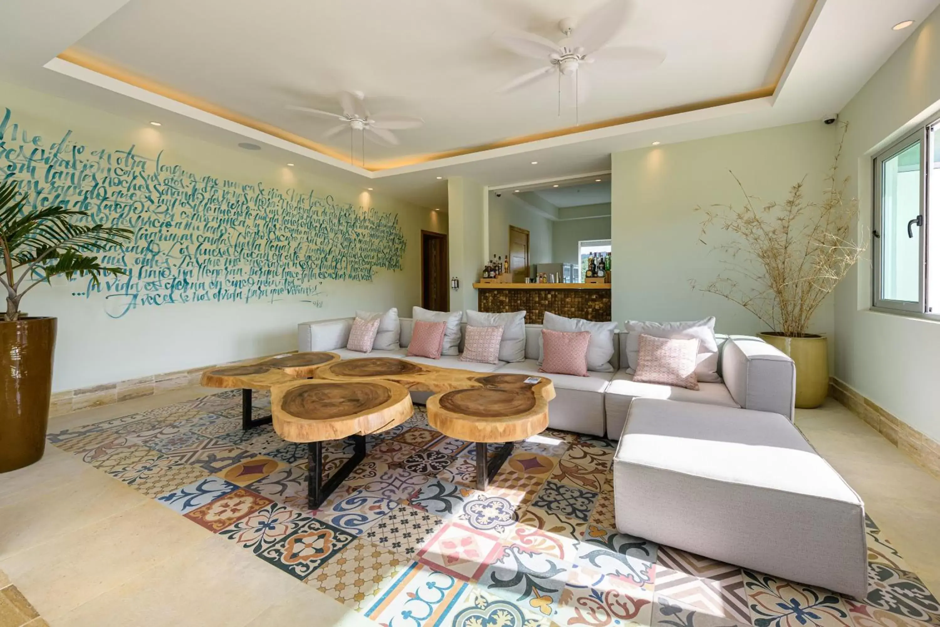 Lounge or bar, Seating Area in Saman Boutique Hotel