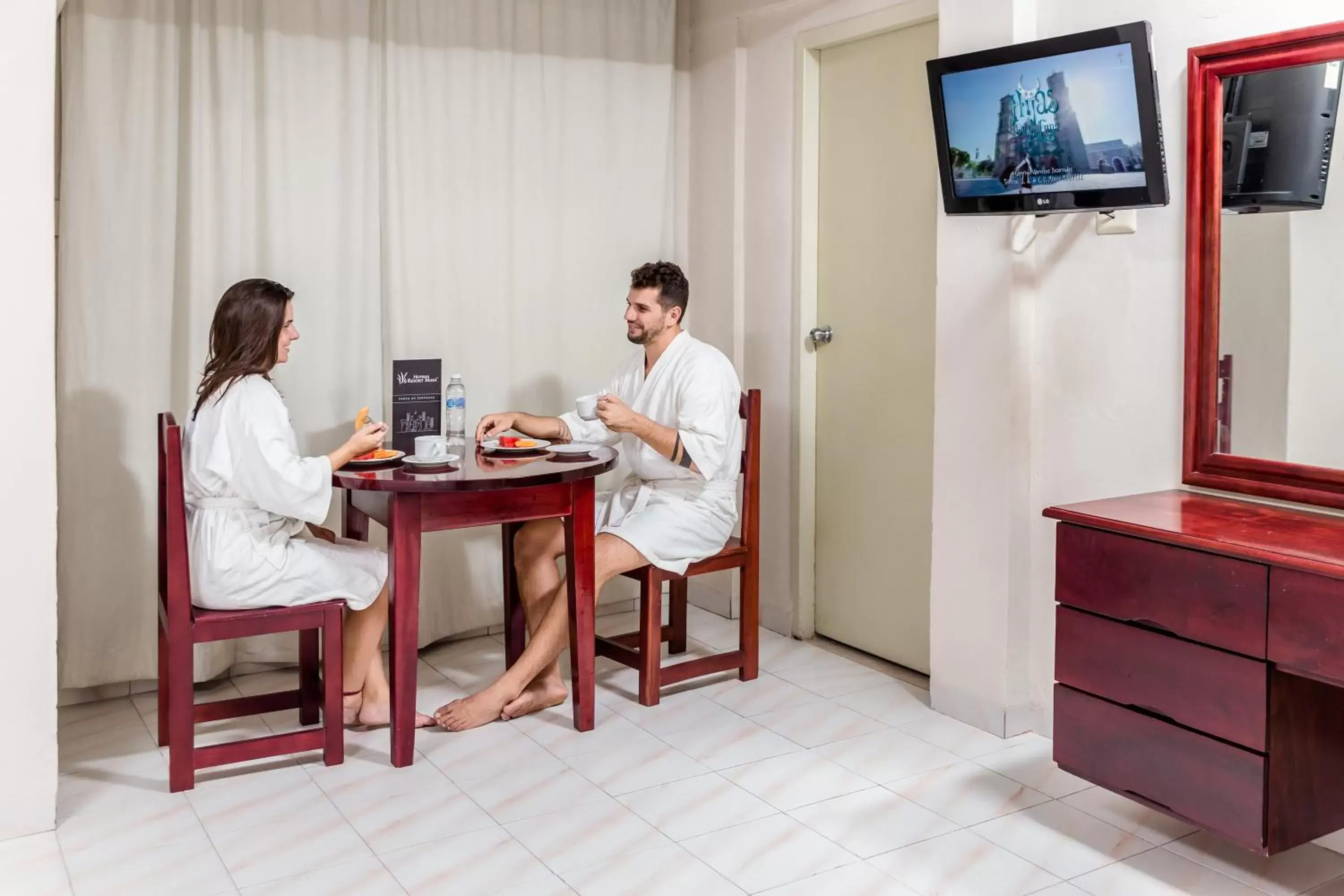 Food and drinks in Hotel Maria del Carmen Food and drinks in Hotel Maria del Carmen