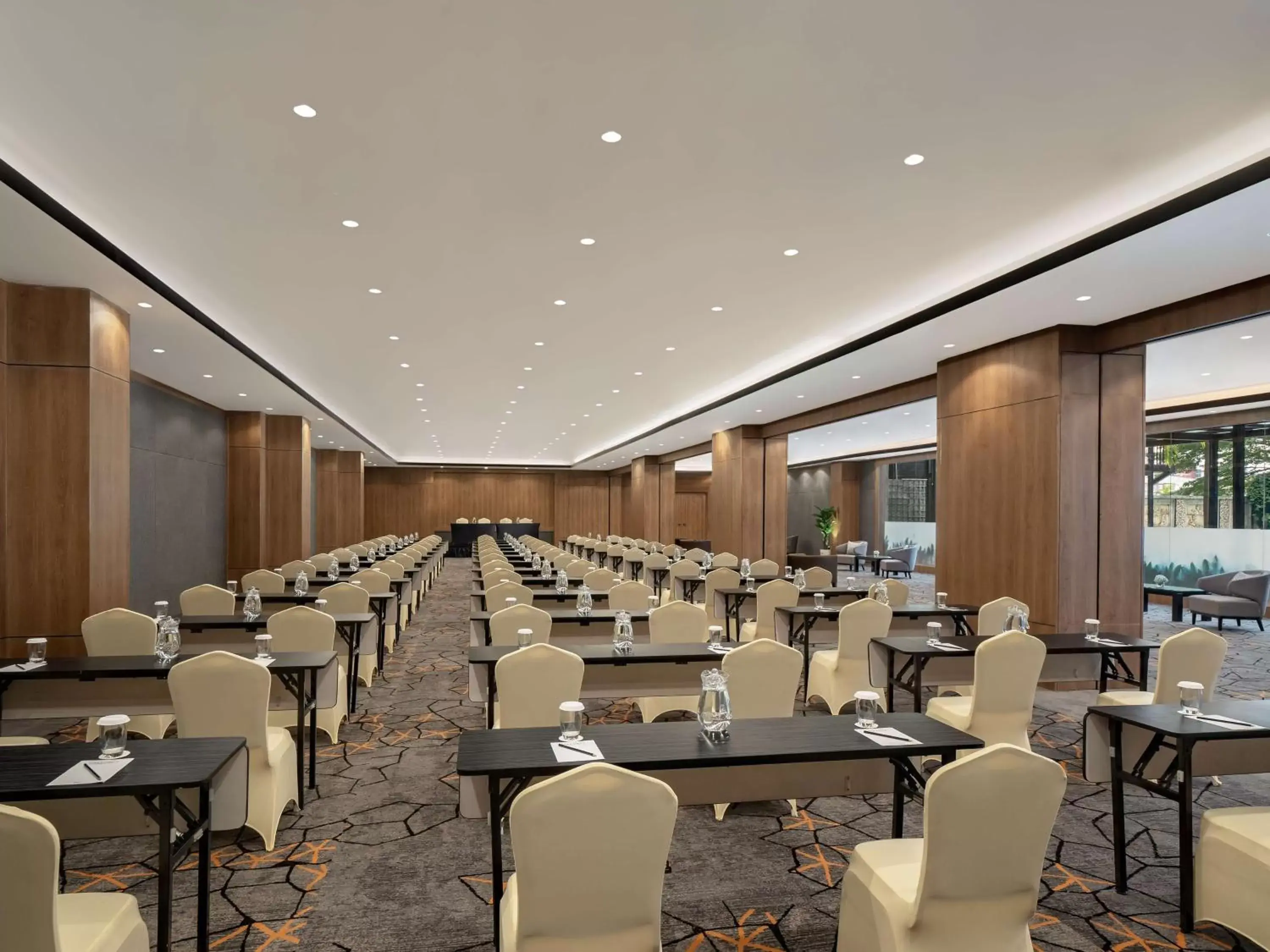 Business facilities, Restaurant/Places to Eat in Radisson Medan