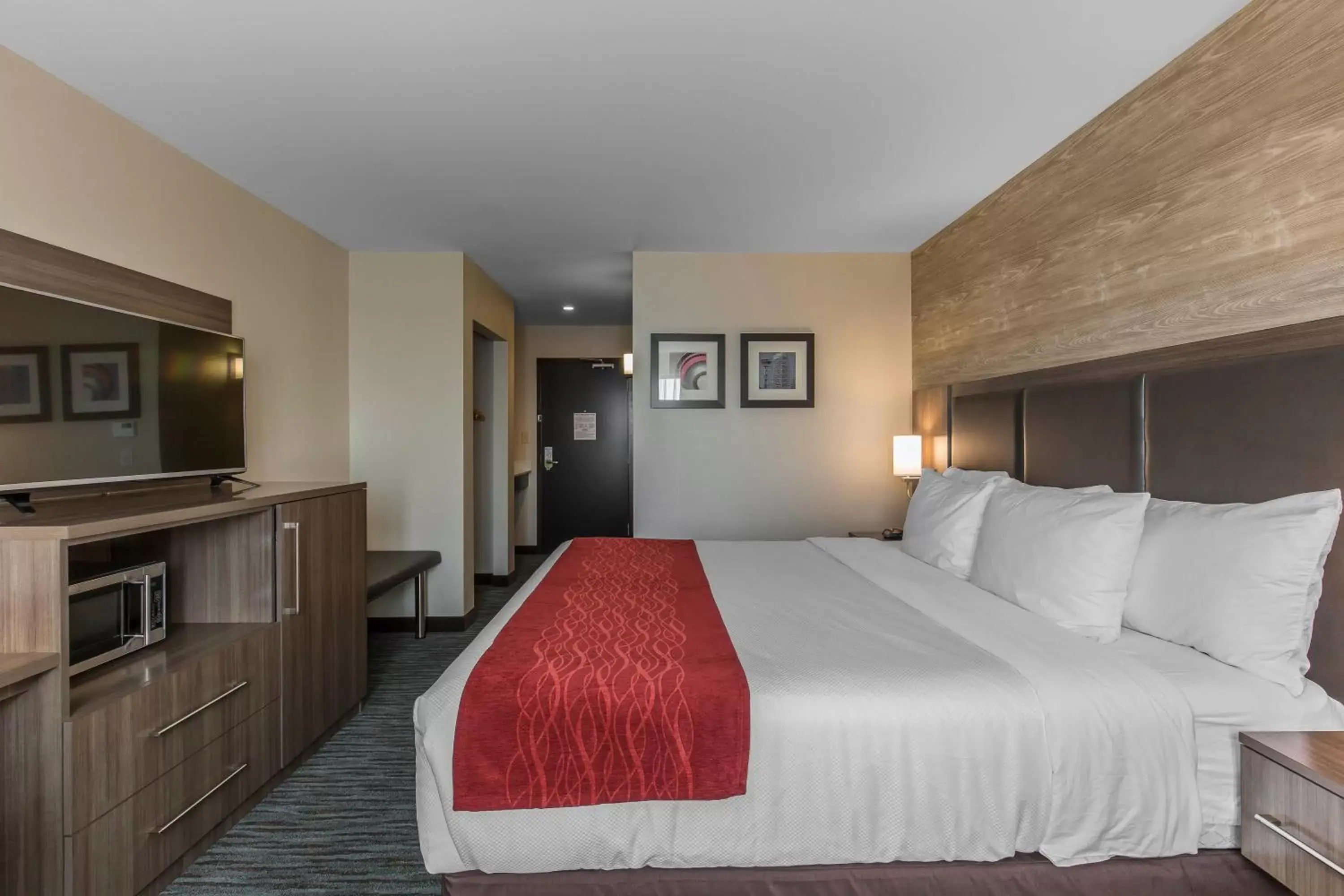 King Room in Comfort Inn & Suites Airport North