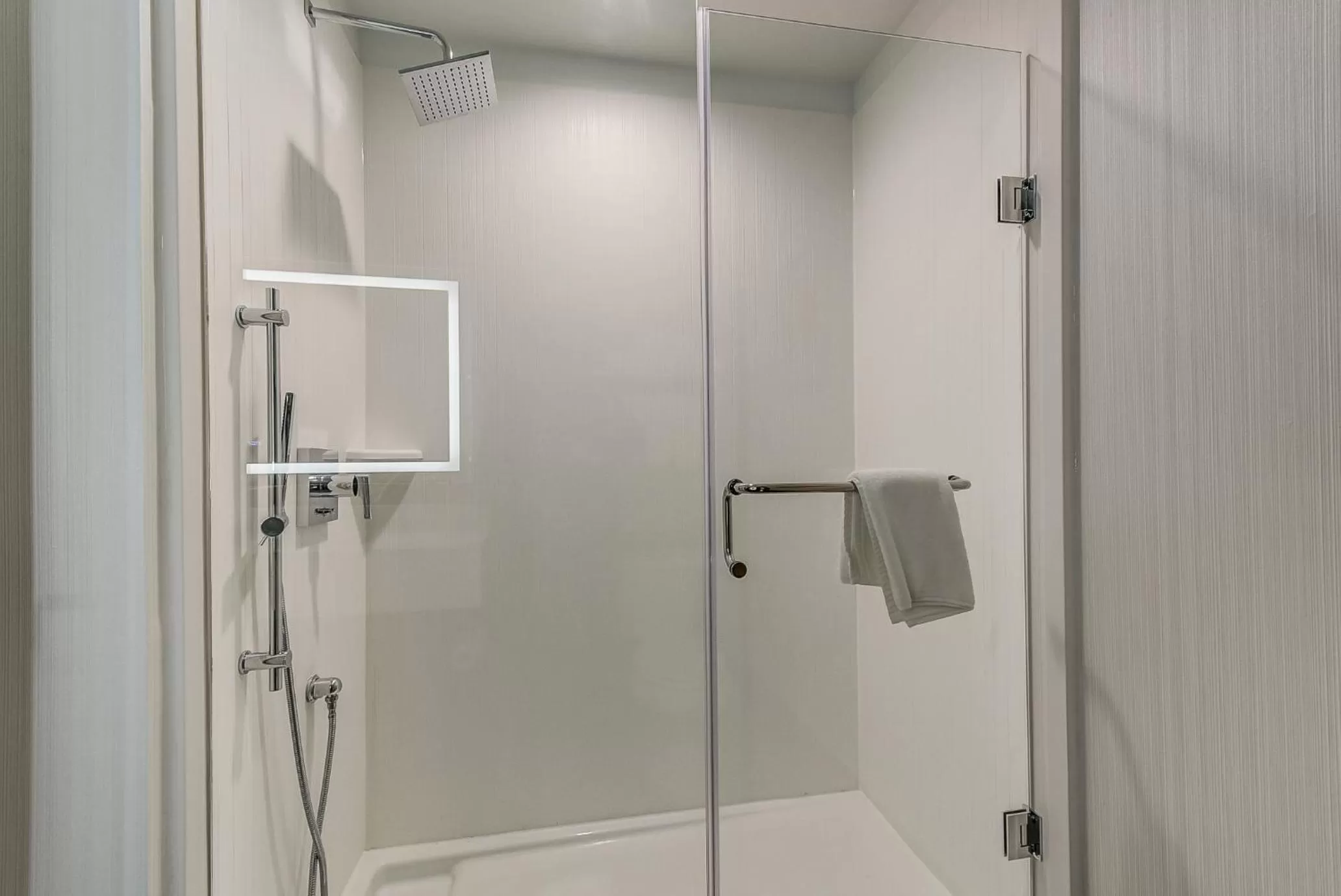 Bathroom in EST Hotel