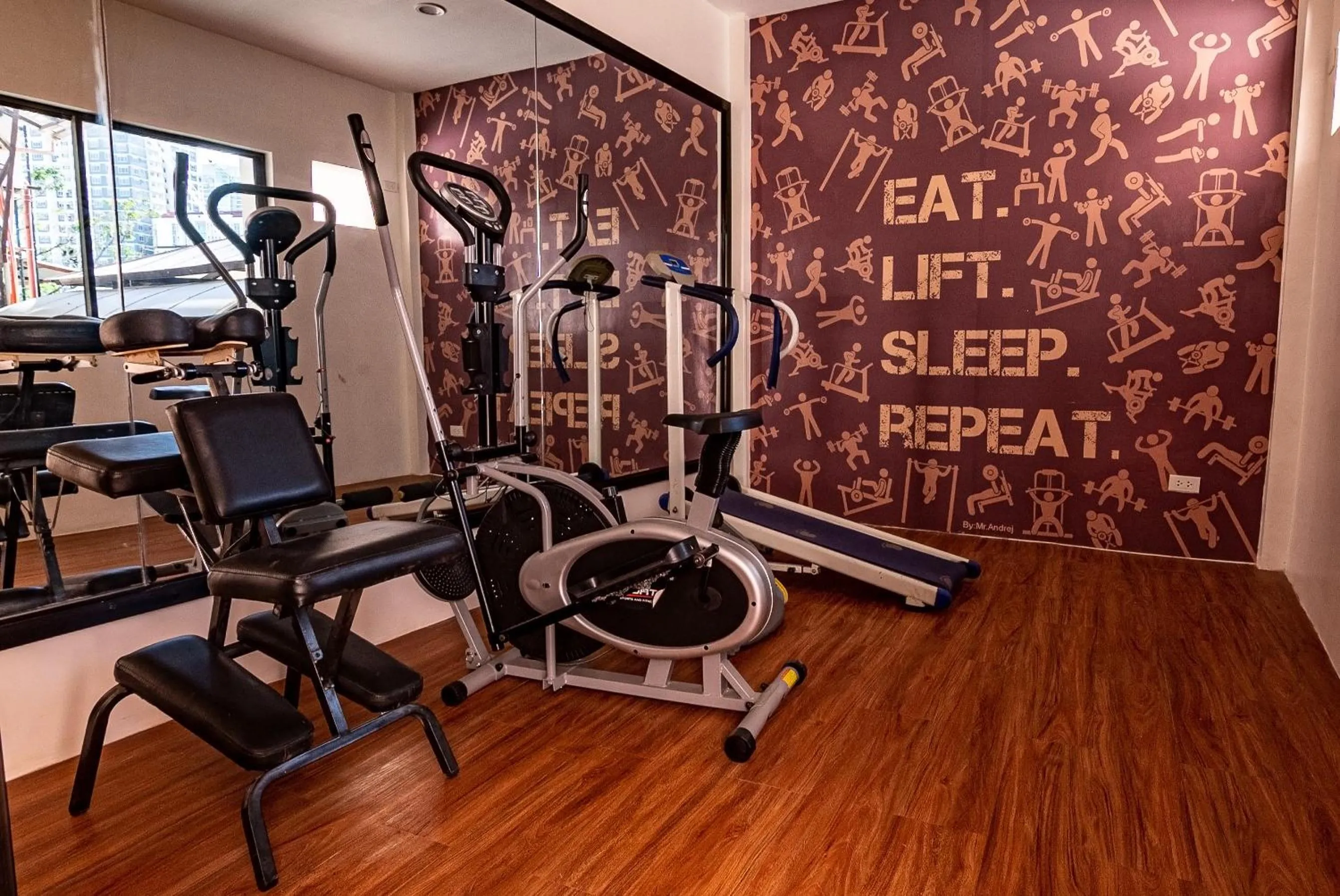 Fitness centre/facilities in Kiwi Hotel
