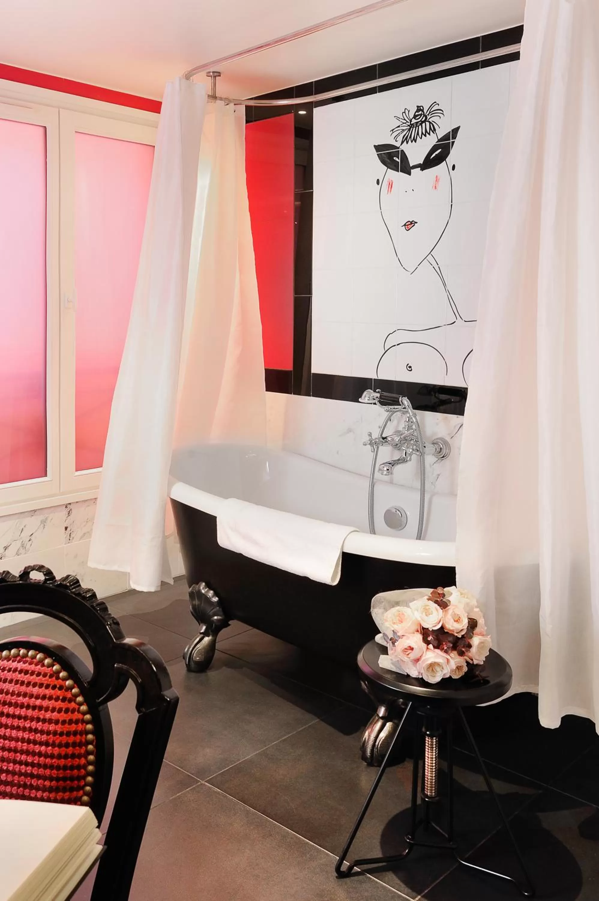 Bathroom in Hôtel Les Dames du Panthéon