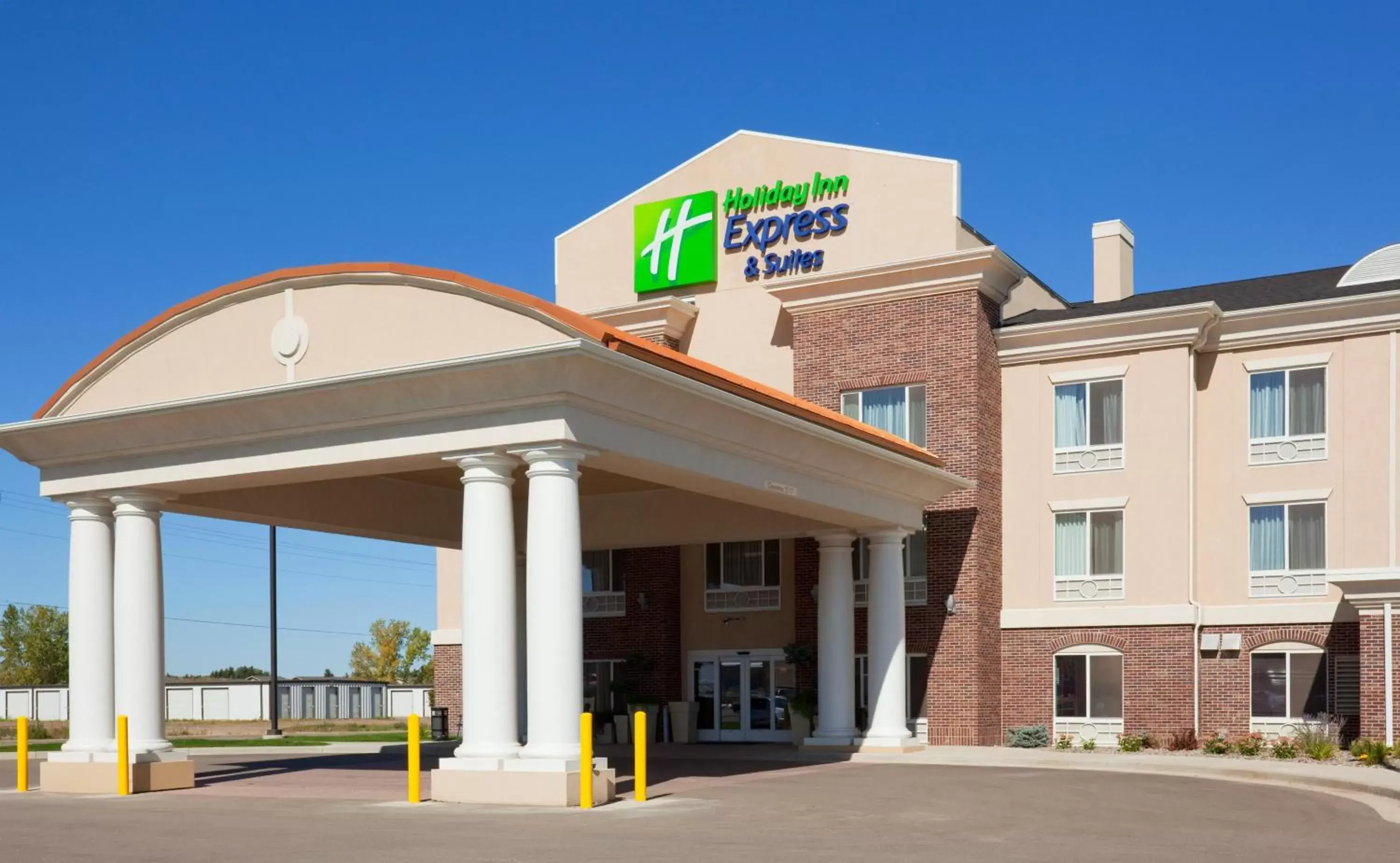 Property Building in Holiday Inn Express Hotel & Suites Minot South, an IHG Hotel