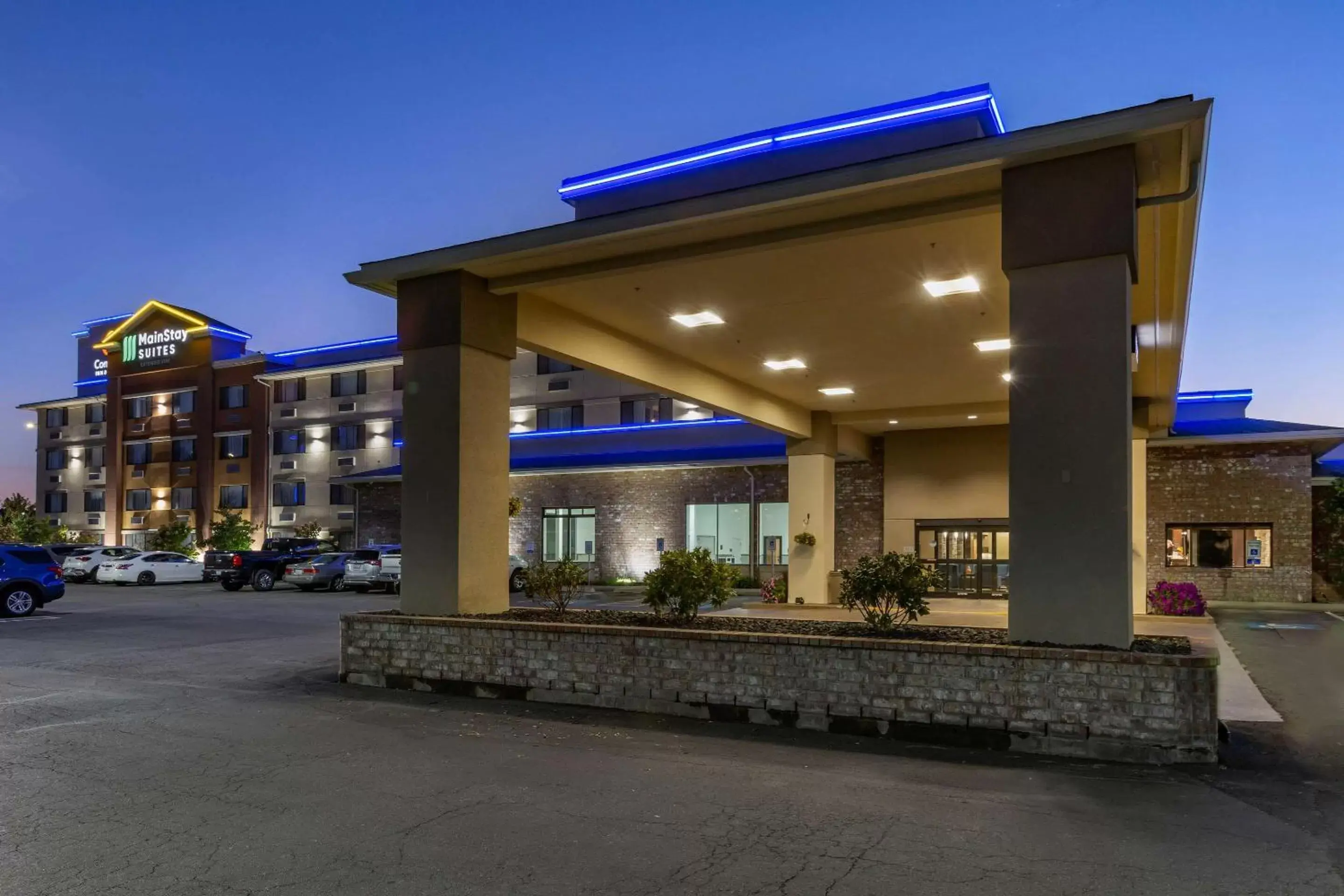 Property Building in Comfort Inn & Suites I-90 City Center