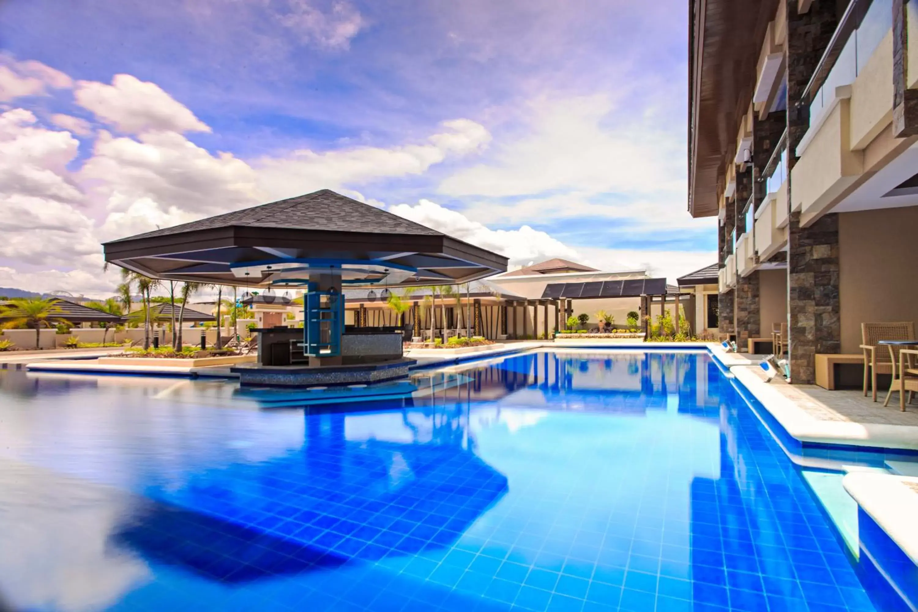 Swimming pool in Cebu Westown Lagoon - South Wing