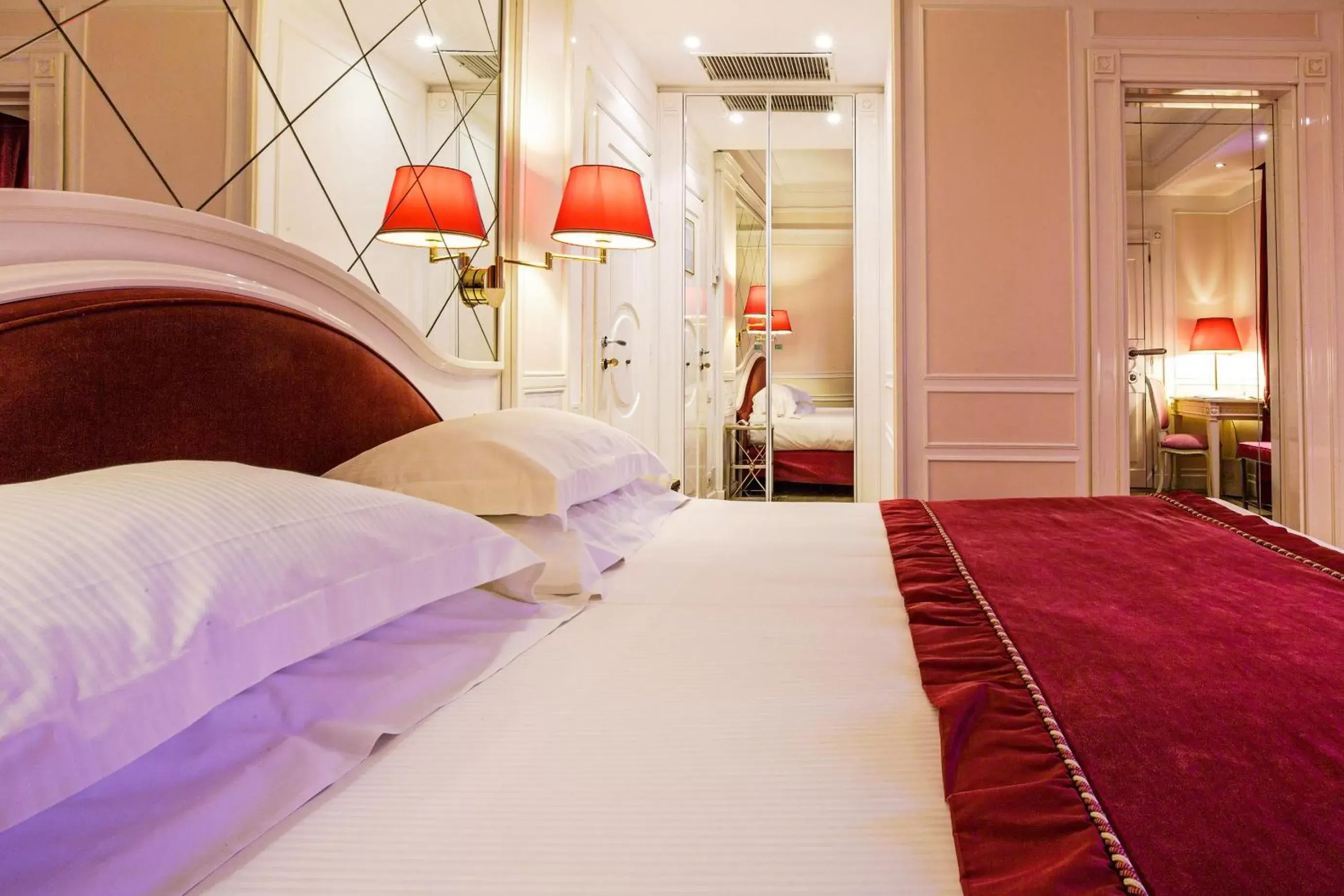 Bed in Grand Hotel Des Bains