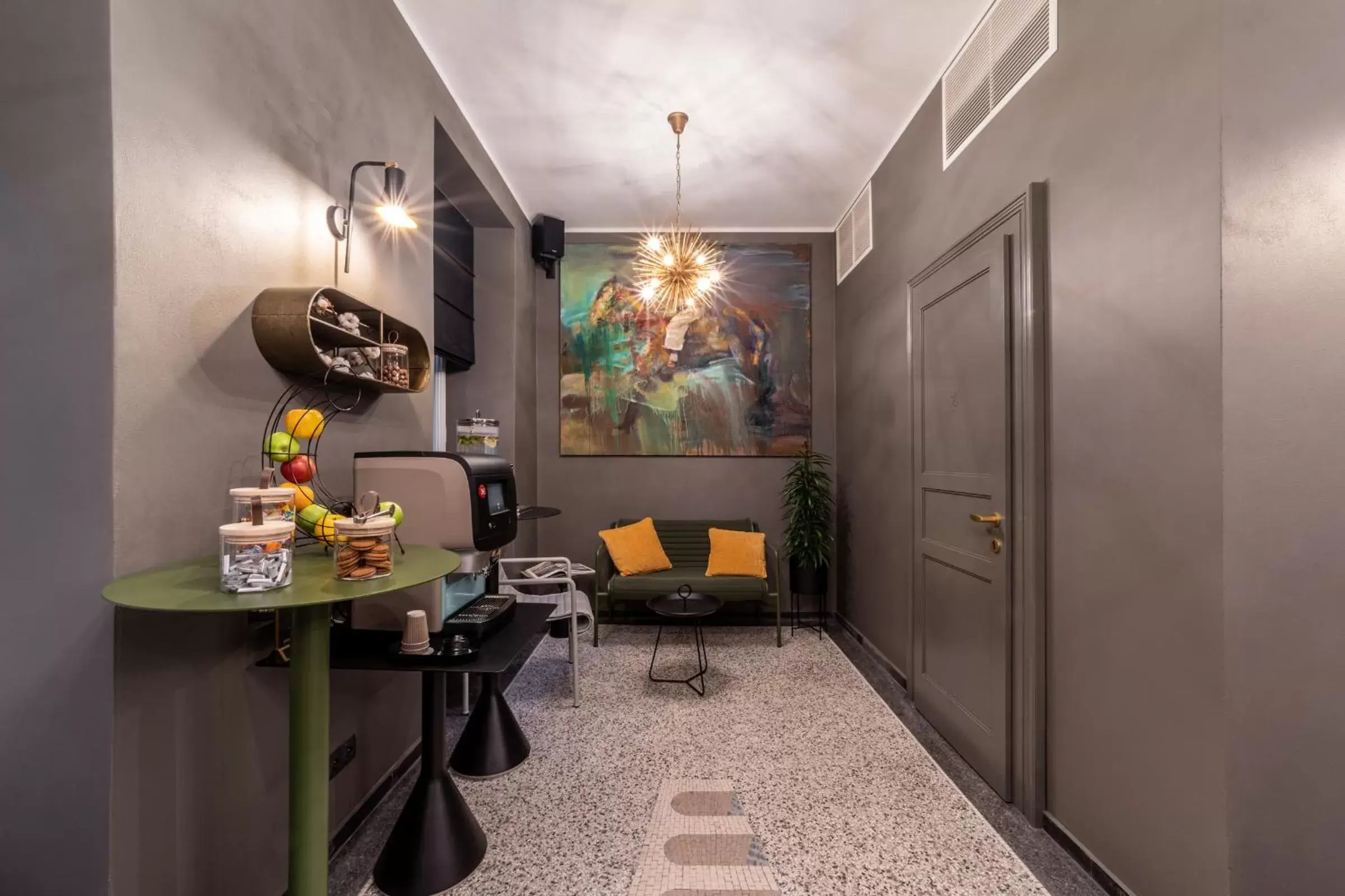 Lobby or reception in The Viaduct - Suites & More Lobby or reception in The Viaduct - Suites & More