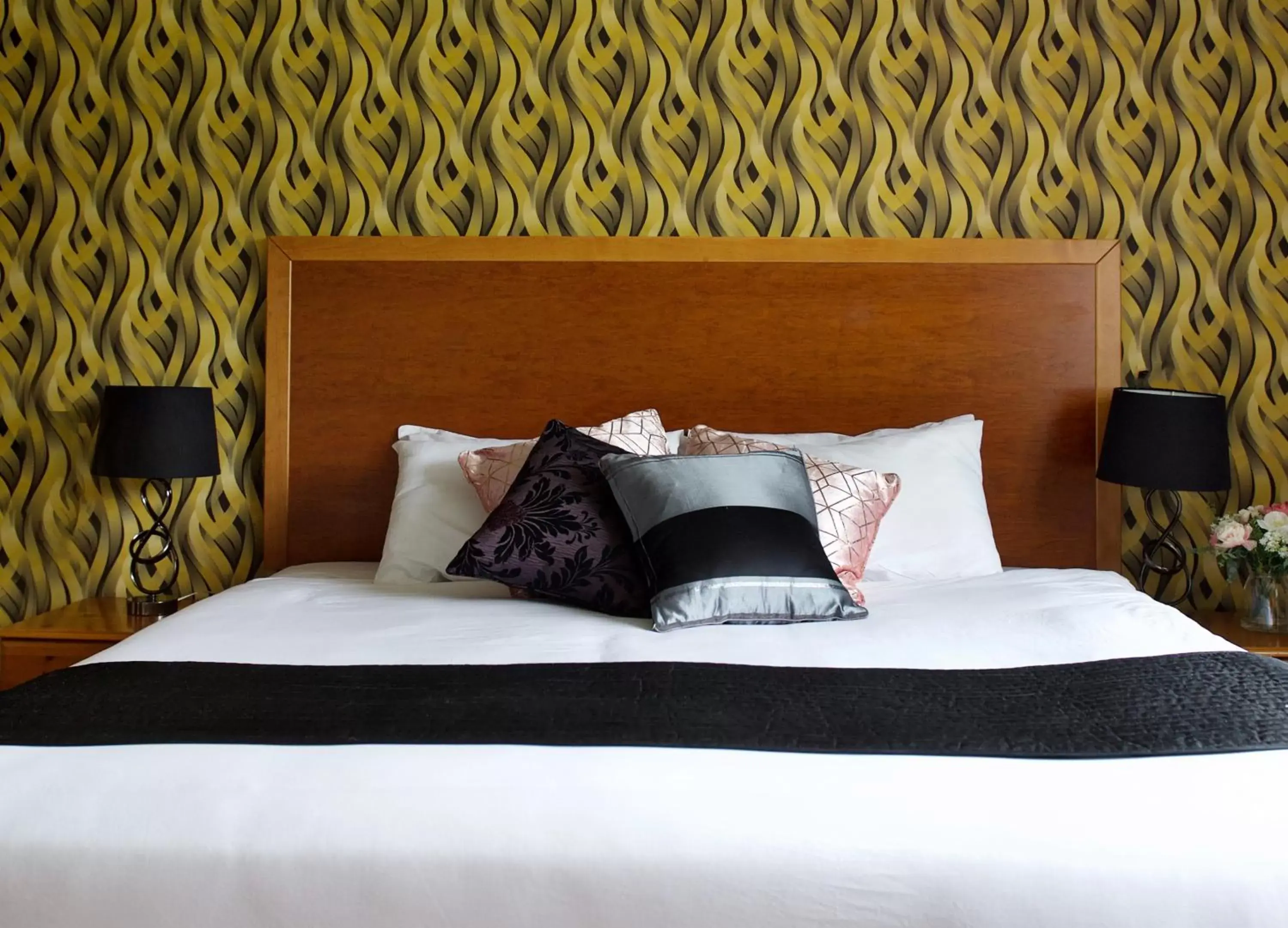Bed in Little Foxes Hotel & Gatwick Airport Parking